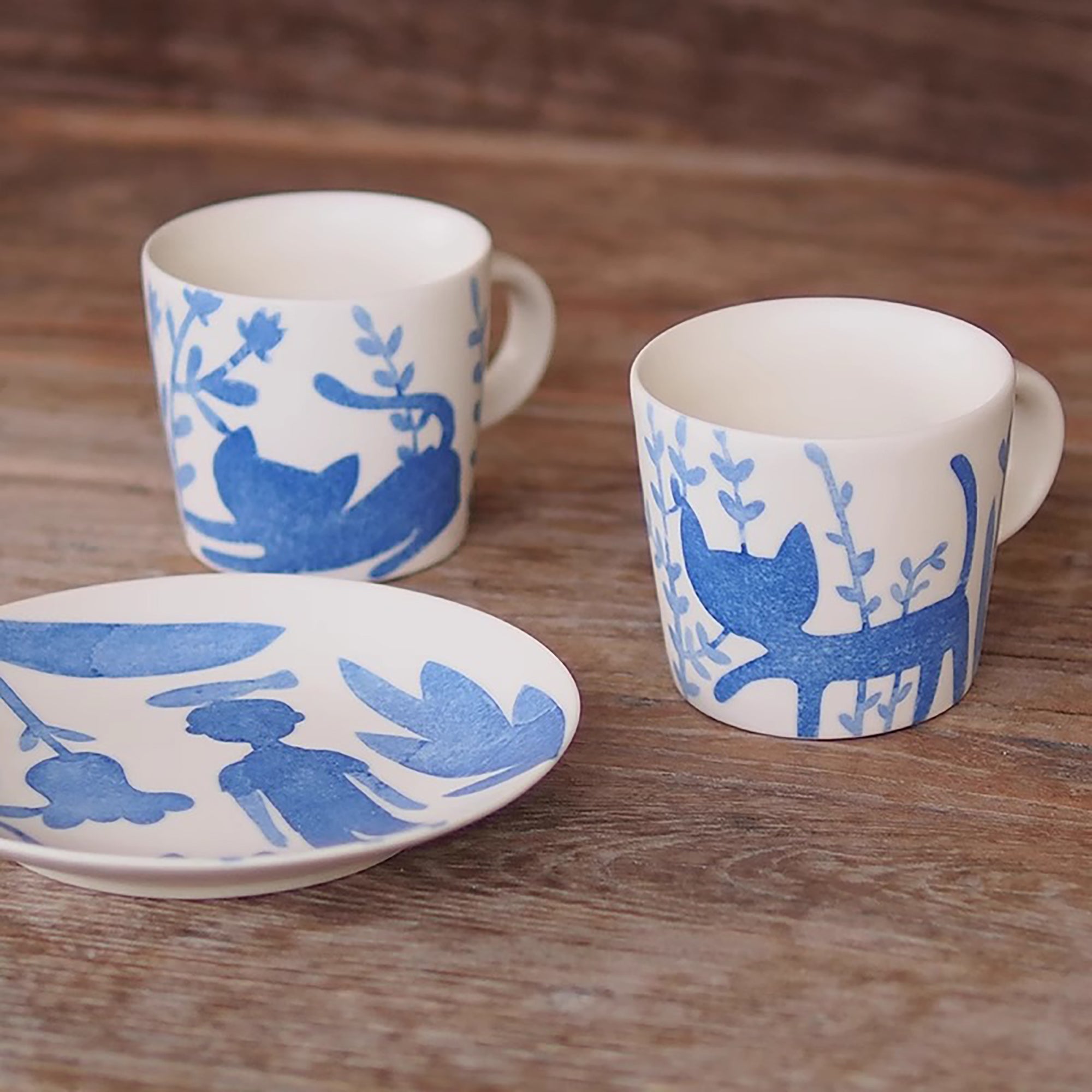 Assiette en Céramique avec motif "Oiseau et Famille"