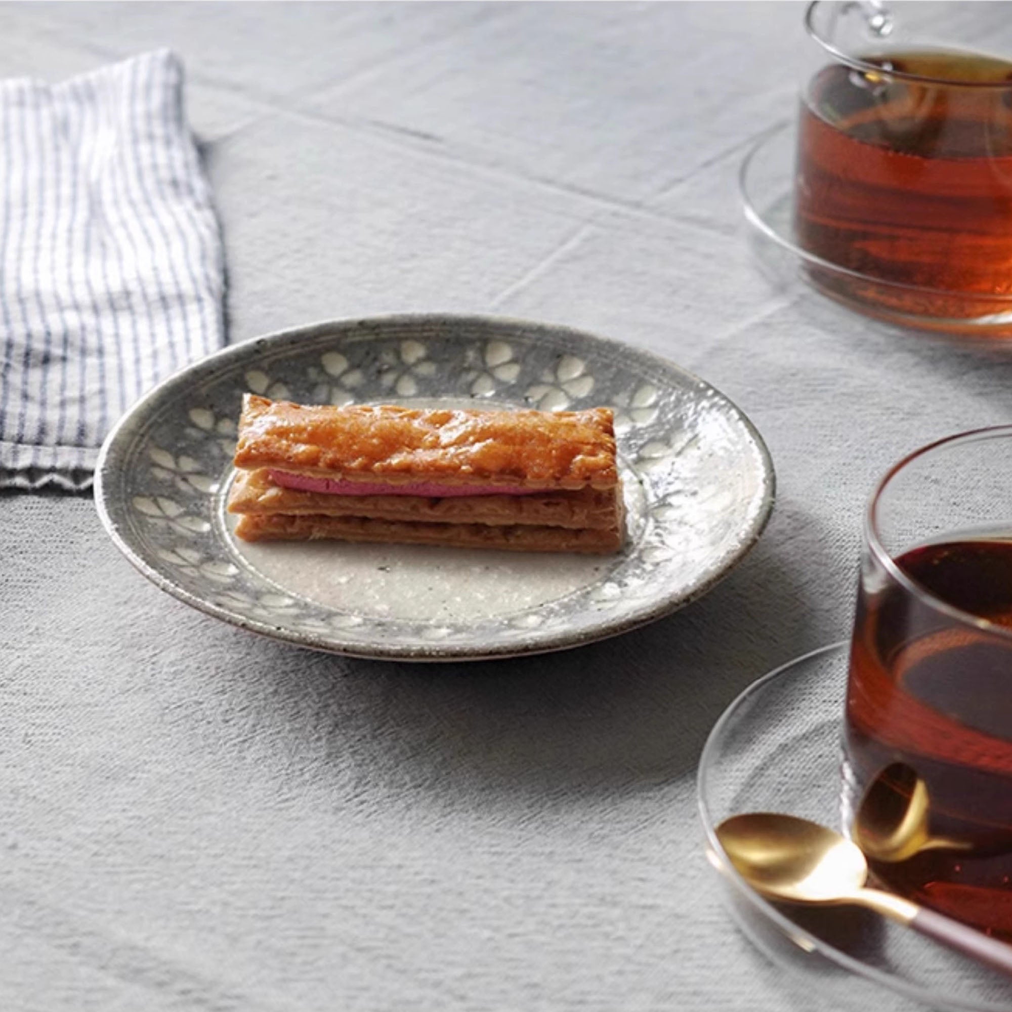 Assiette de Ginpo Mishima avec motif floral