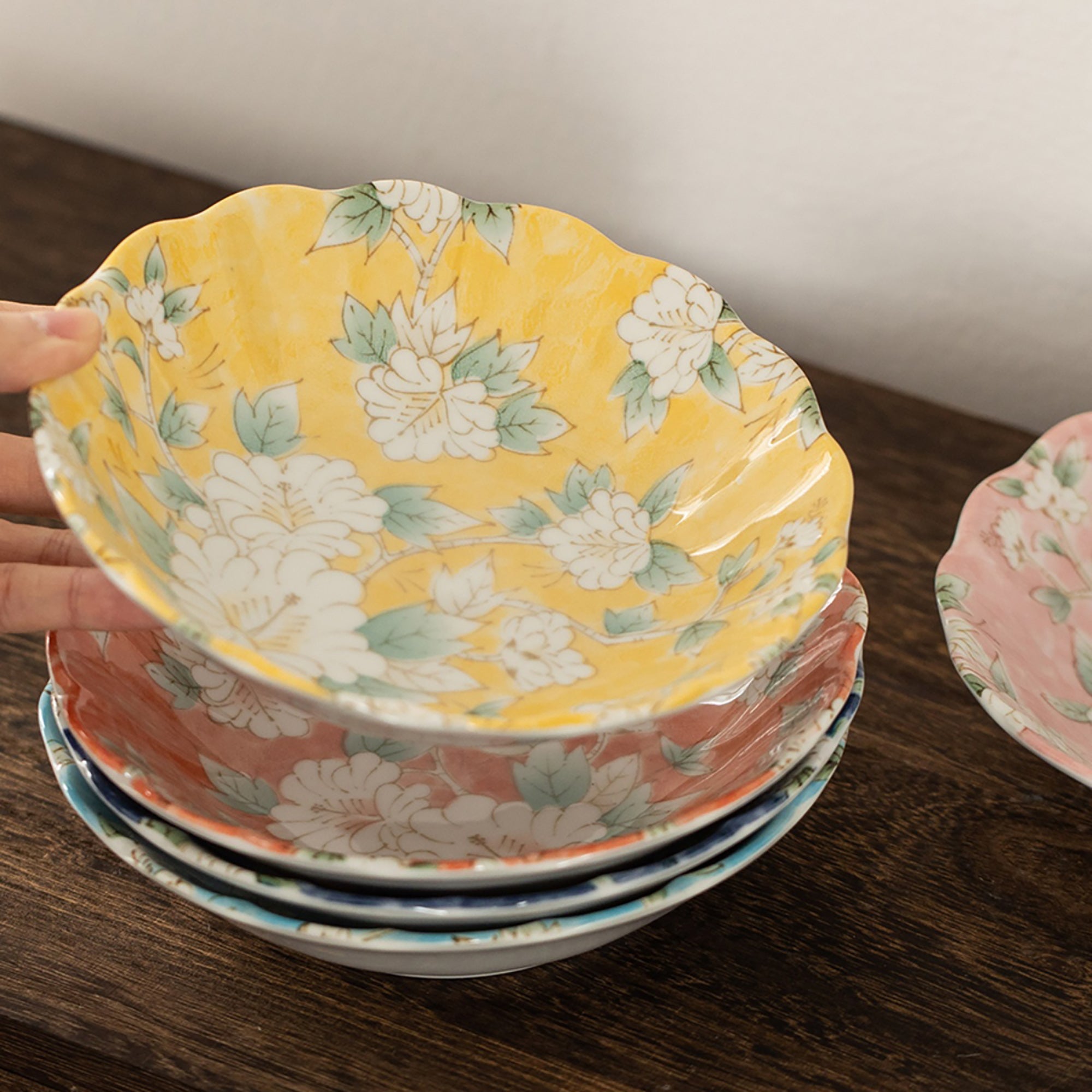 ASSIETTE avec motif FLEUR de MINO