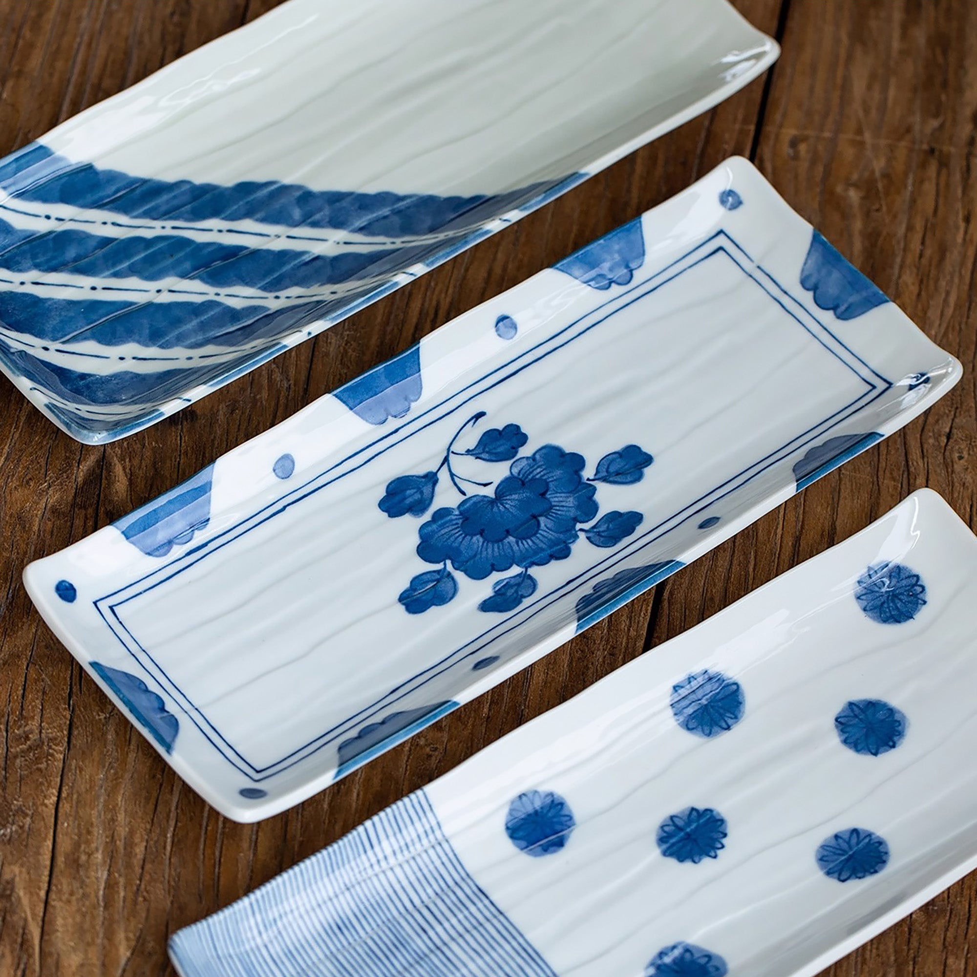 Assiettes rectangulaires Mino-yaki – série bleue motif Karakusa