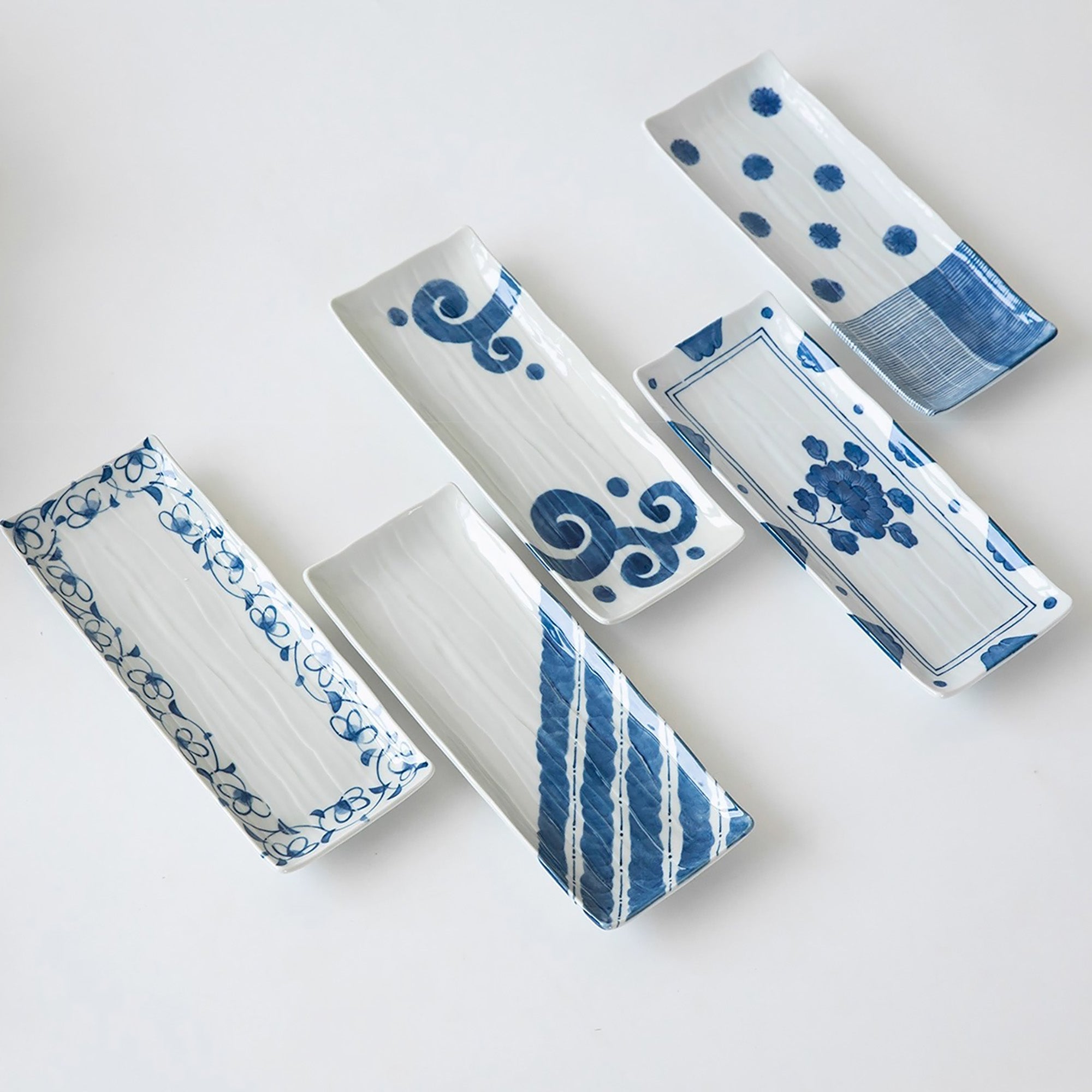 Assiettes rectangulaires Mino-yaki – série bleue motif Karakusa