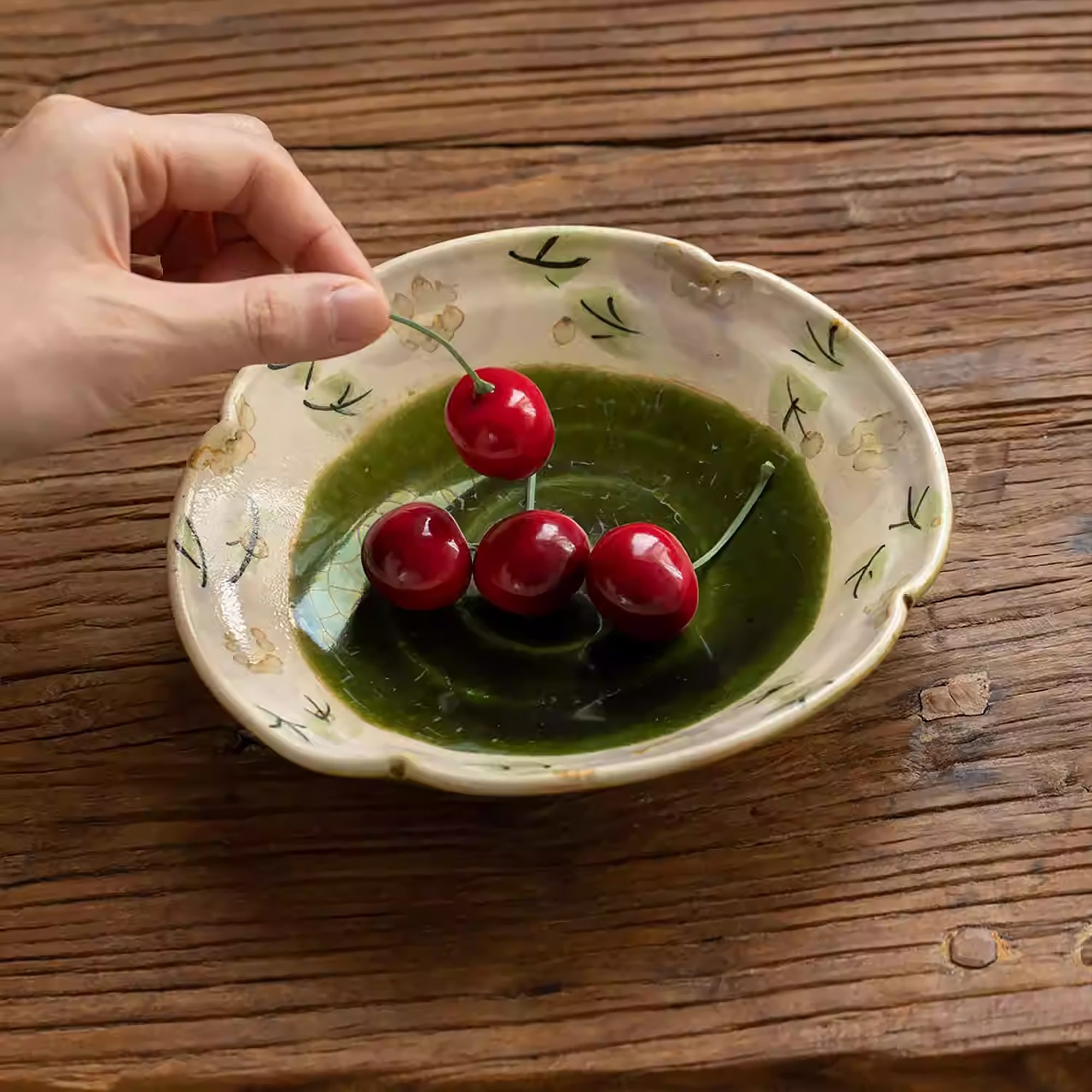 Assiette en céramique Setoyaki avec motifs floraux