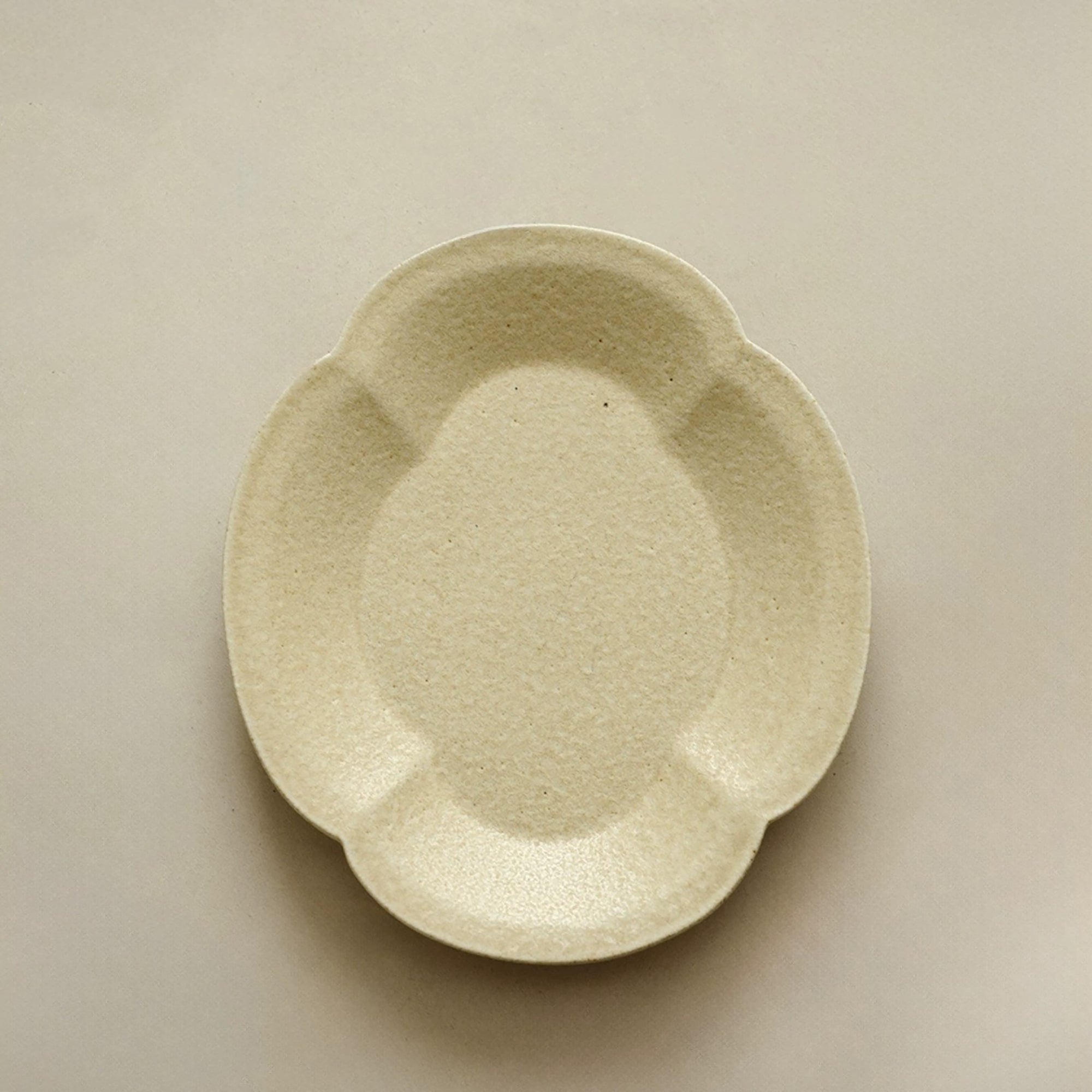 Assiette en forme de fleur begonia à effet cuisson four