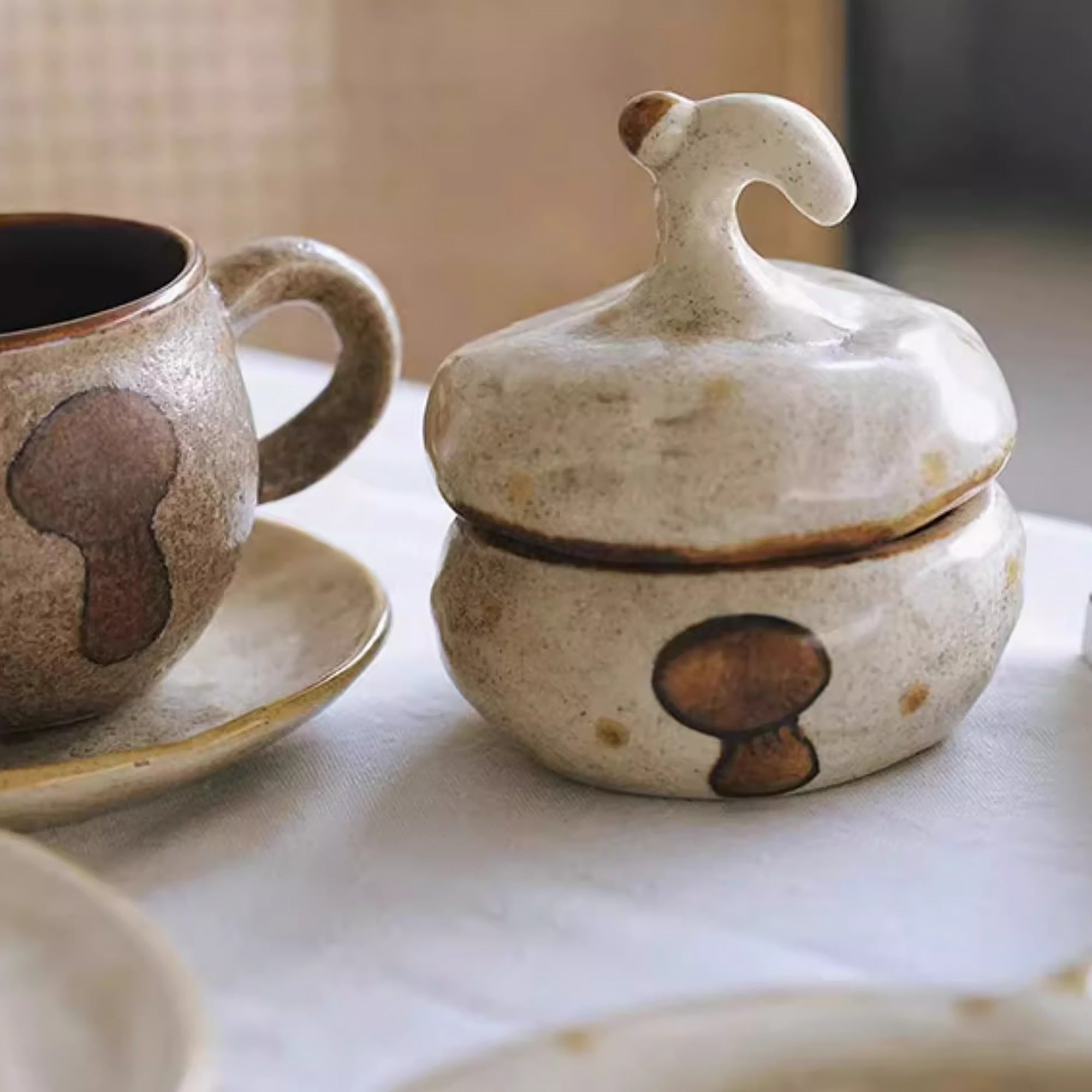 Pot à condiments en céramique fait main motif champignon