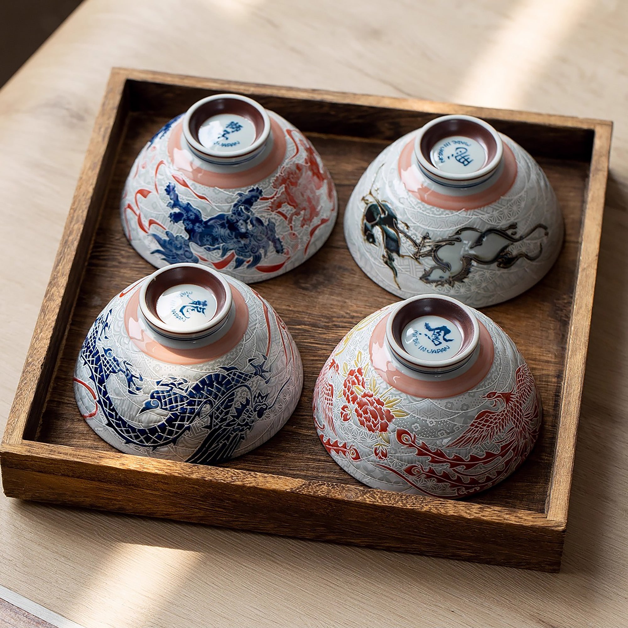Bol Mino-yaki avec motif bonheur en relief