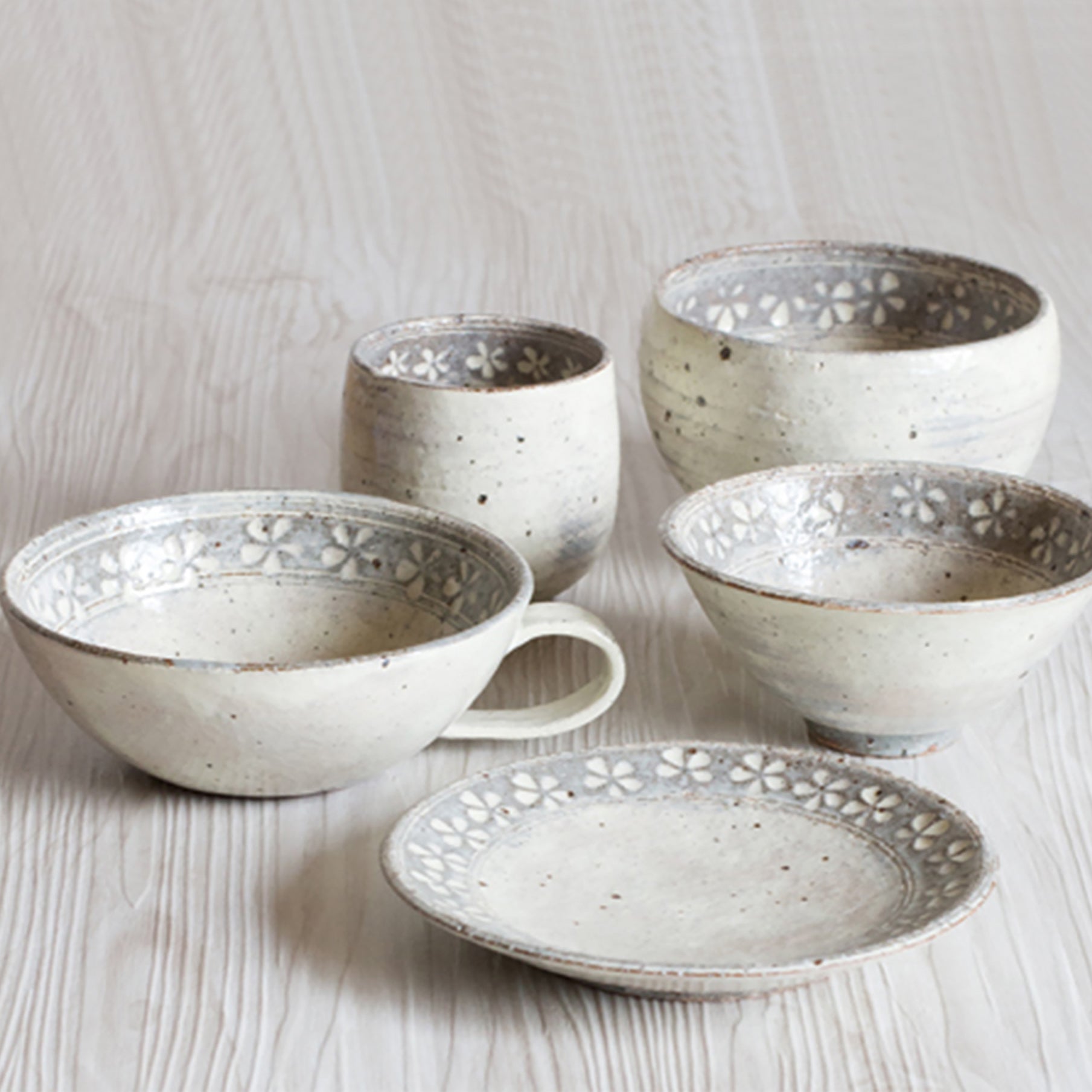 Bol Ginpo Mishima avec motif floral