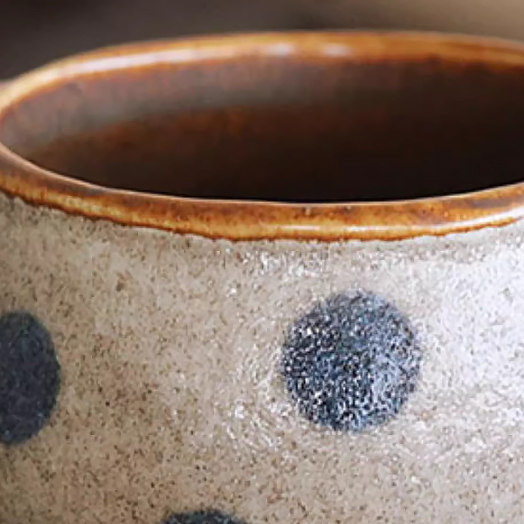 Bol à oreilles en céramique fait main style vintage à pois