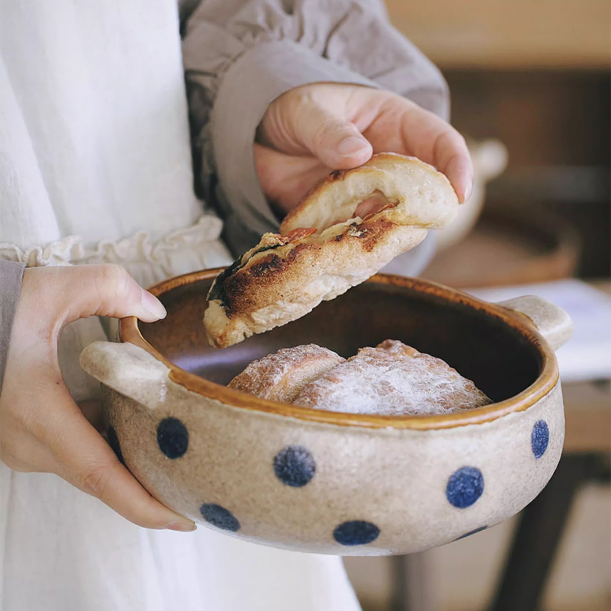 Bol à oreilles en céramique fait main style vintage à pois