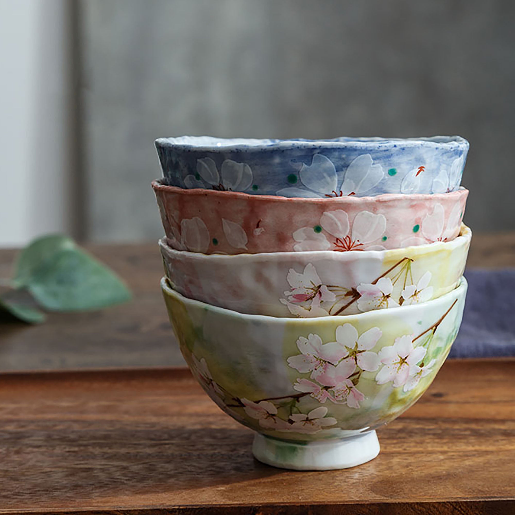 Artisanal bowl with Sakura pattern