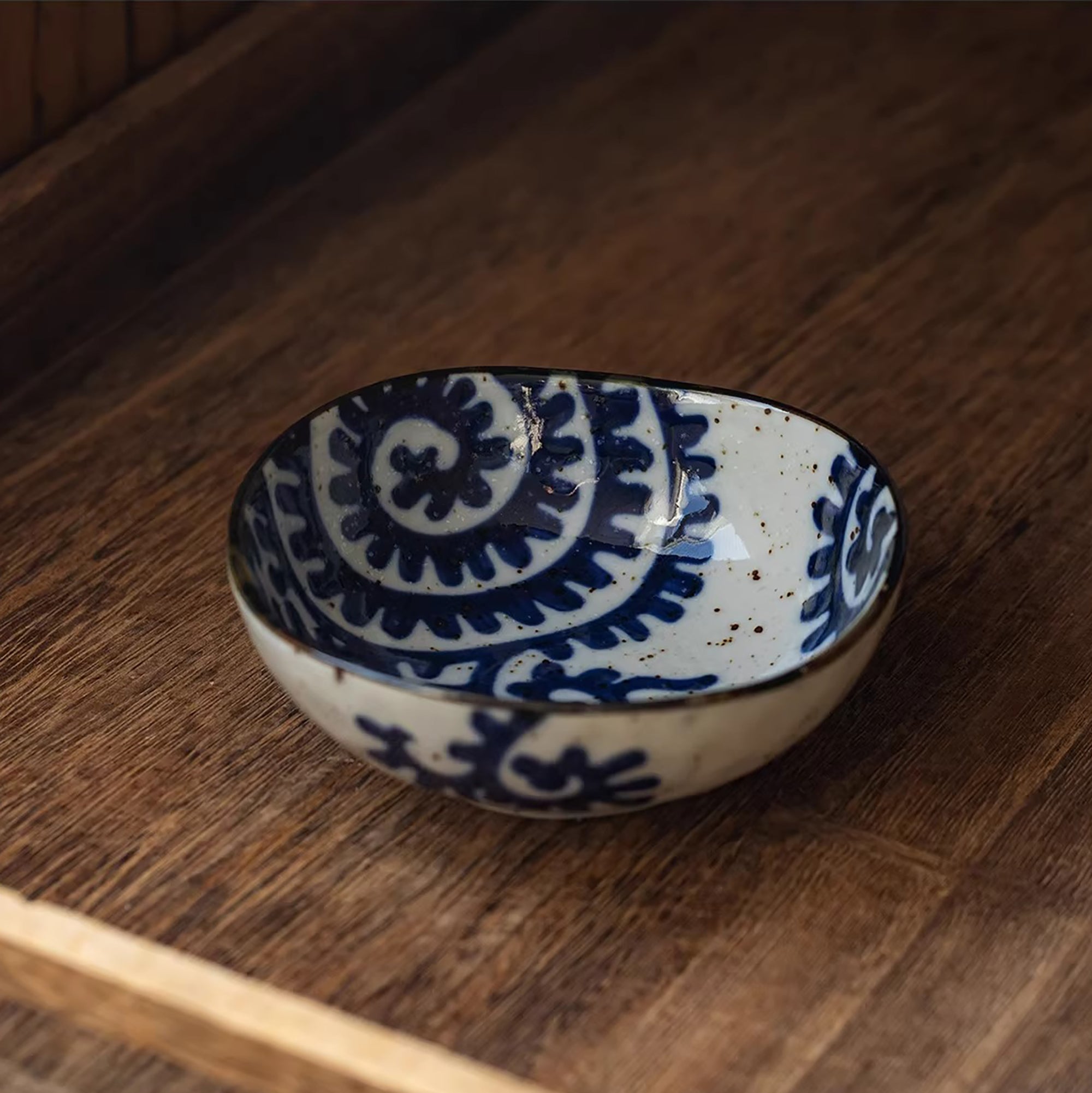 Bol Minoyaki motif Tako Karakusa