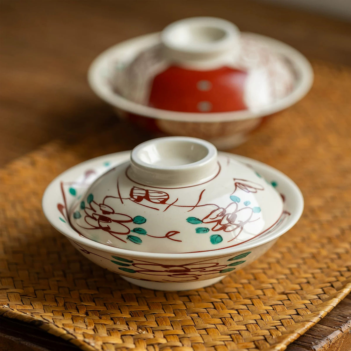 Bol couvert Setoyaki à décor Aka-e