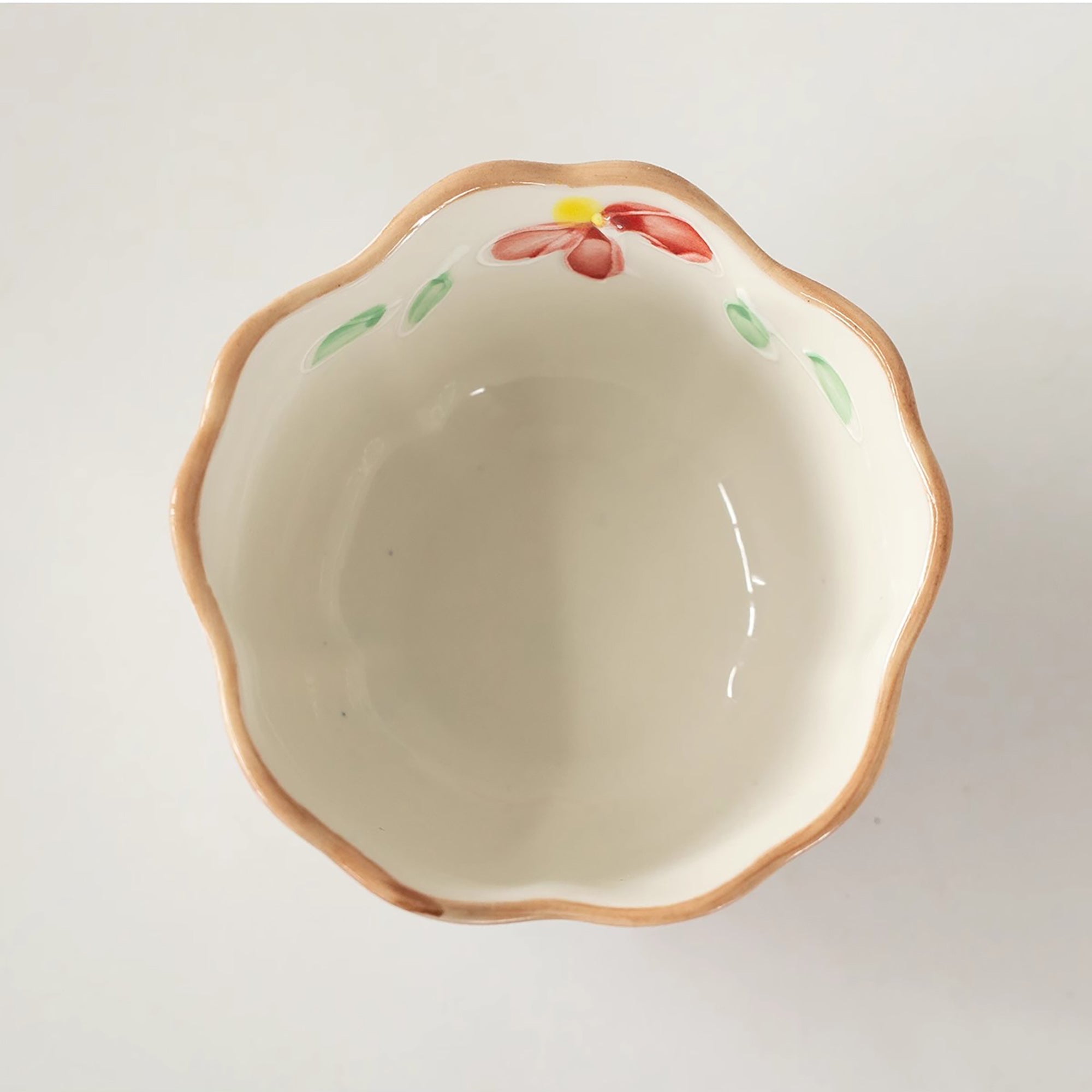 Petit bol en céramique en forme de fleur