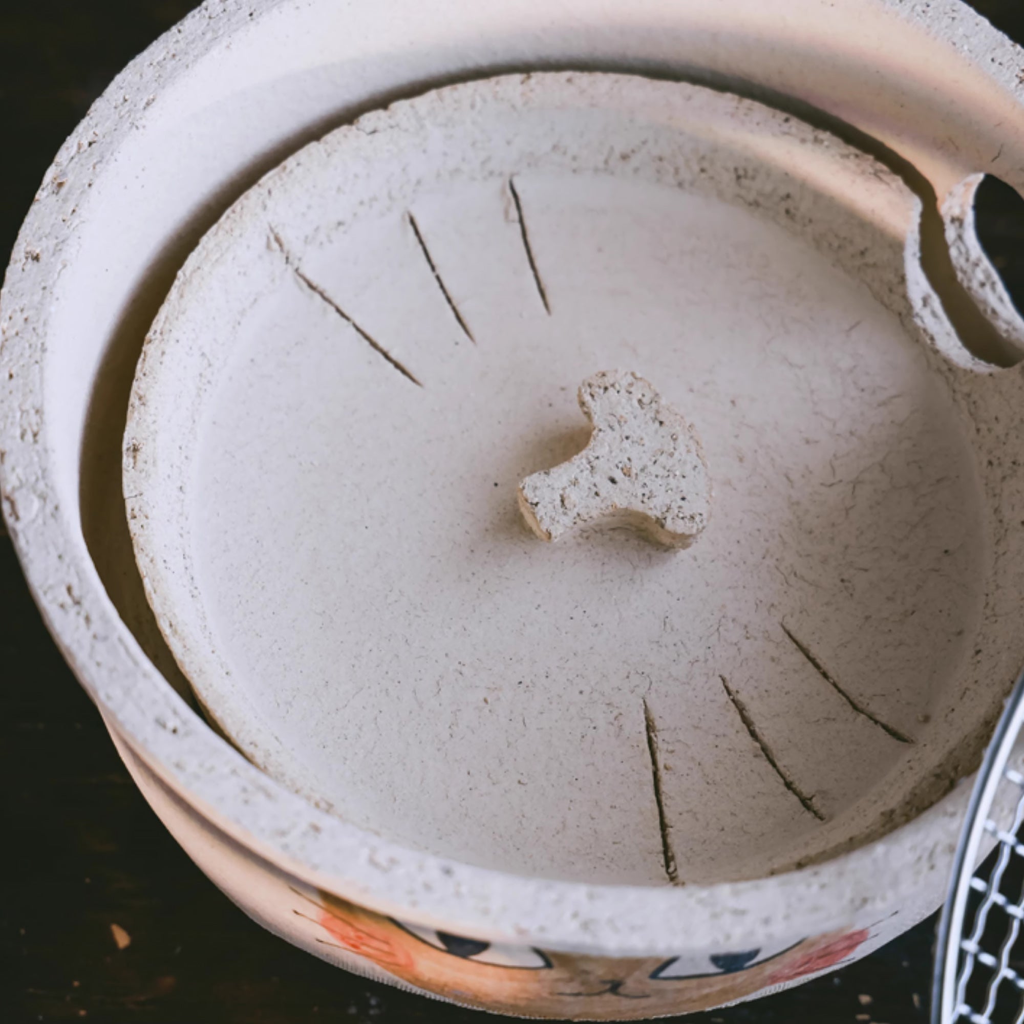 Réchaud de thé en grès brut de Jingdezhen avec motif chat à trois pattes