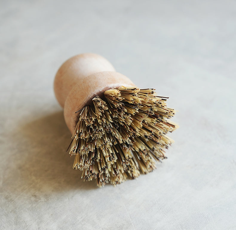 Brosse à casserole en fibres naturelles Shimoyama avec support