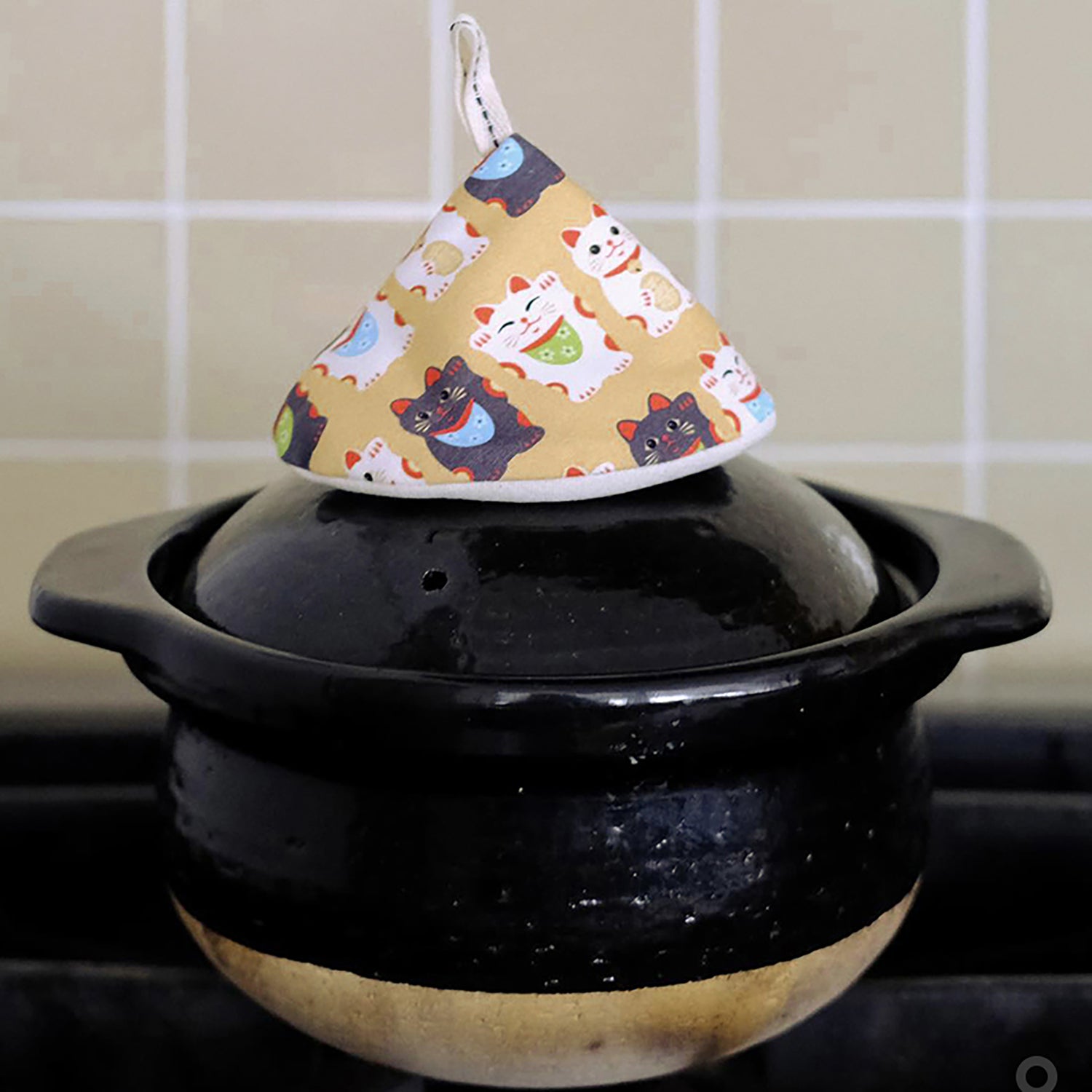 Chapeau isolant triangulaire en tissu Shimoyama