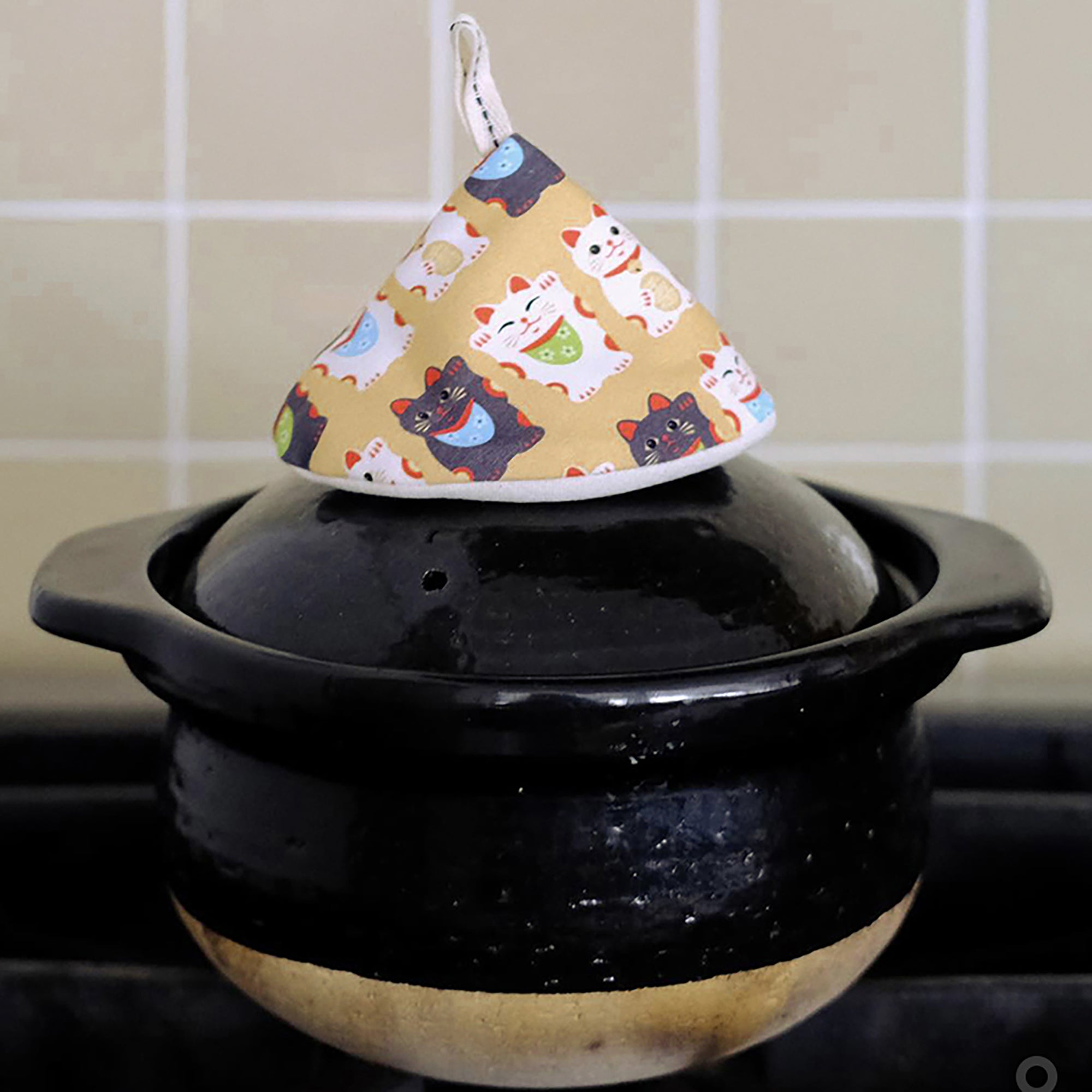 Chapeau isolant triangulaire en tissu Shimoyama