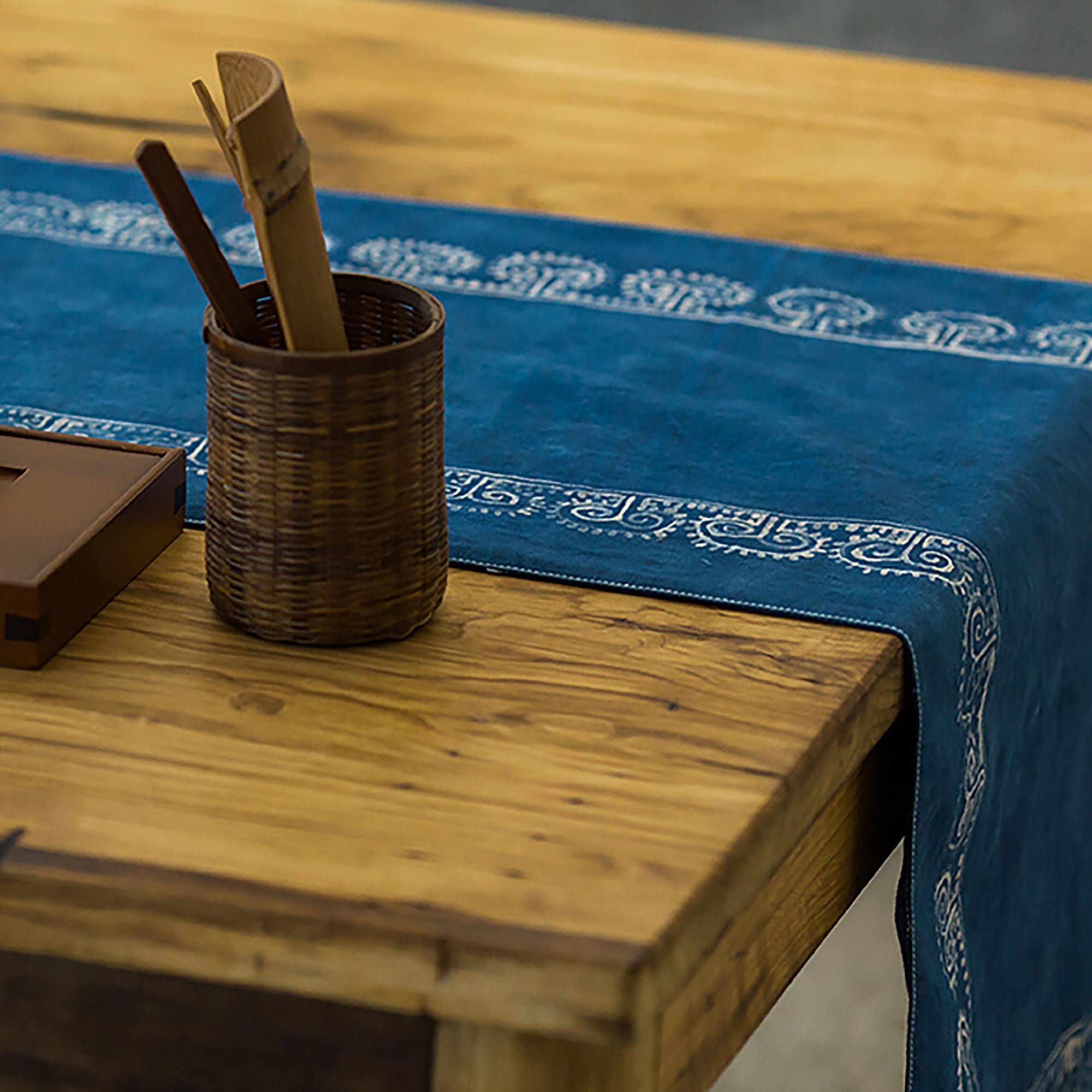 Chemin de table batik traditionnel Yi