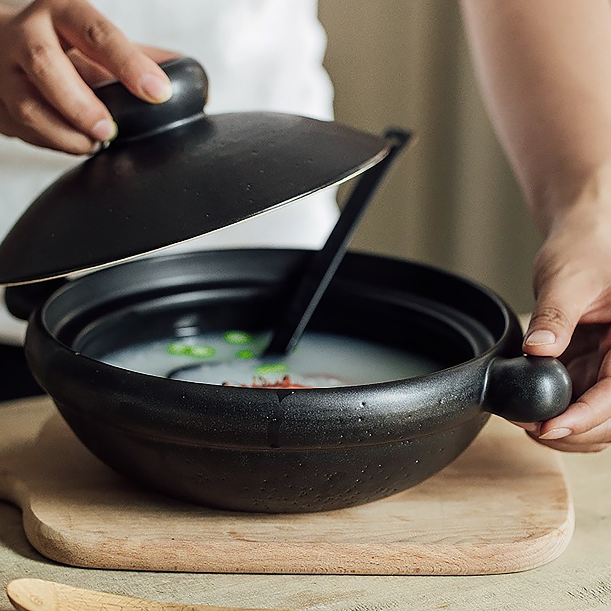 Donabe minimaliste Banko-yaki à poignées arrondies