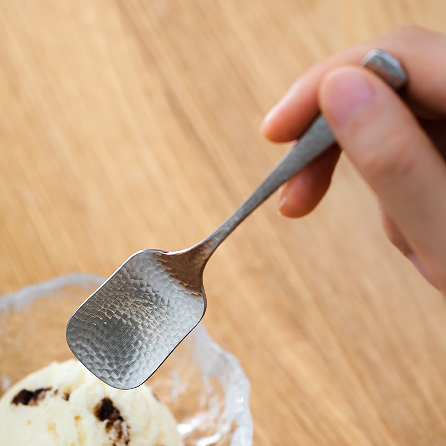 Cuillère à dessert martelée en acier inoxydable Shimoyama