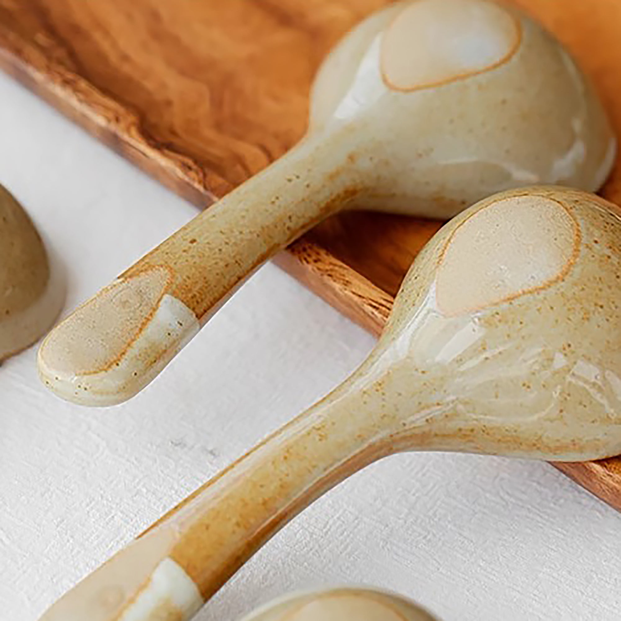 Cuillère en céramique artisanale