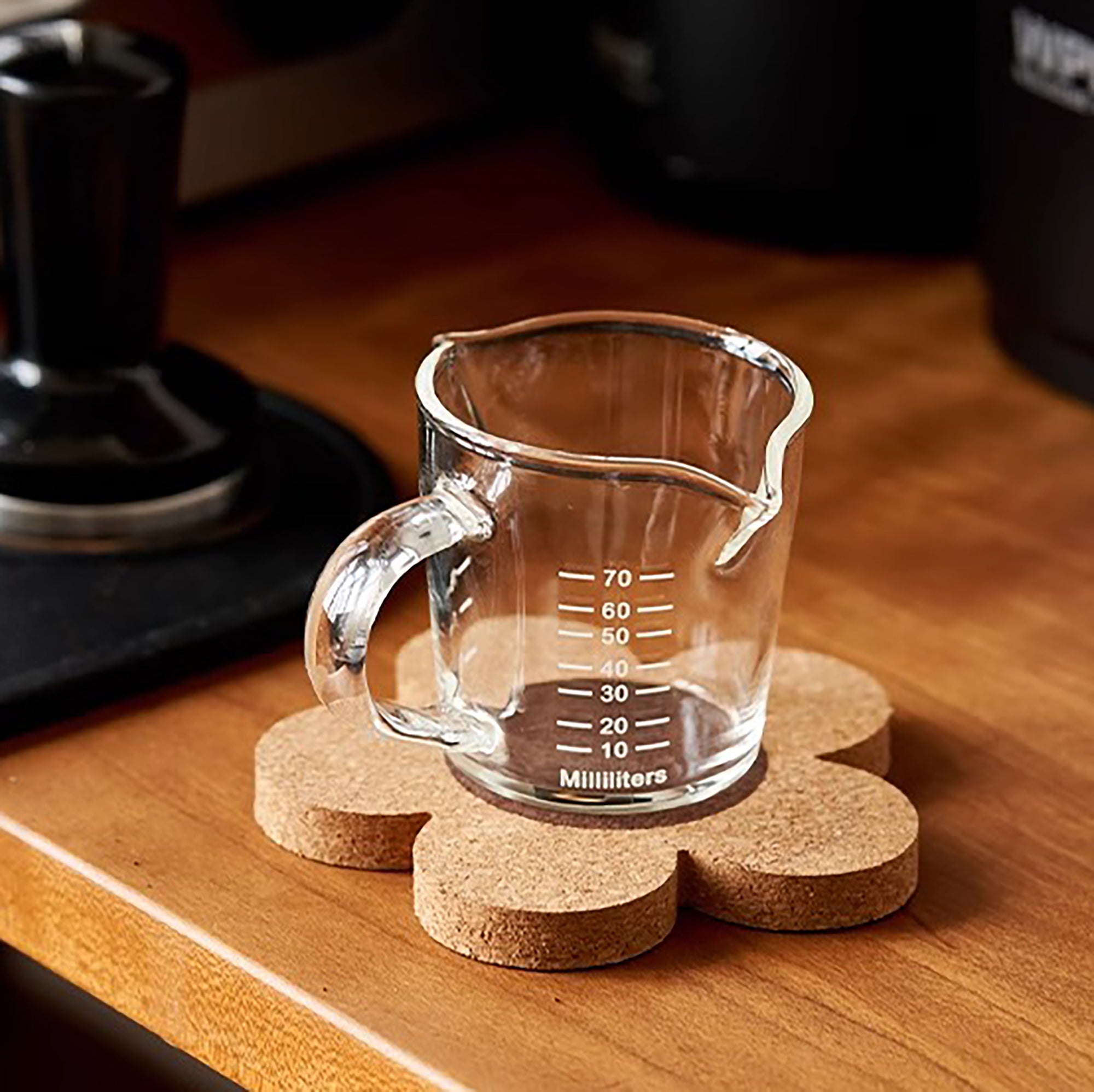 Verre doseur en borosilicate avec double bec verseur