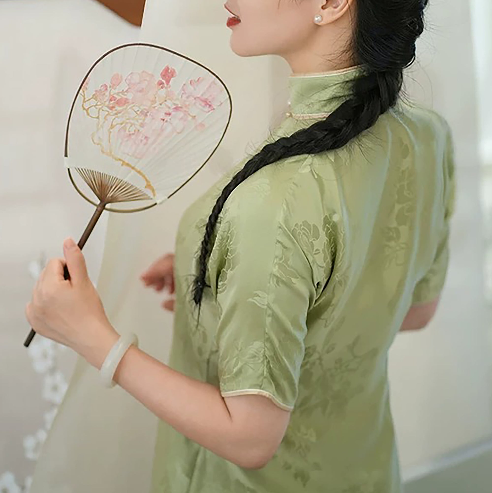 Éventail chinois en papier Xuan motif floral