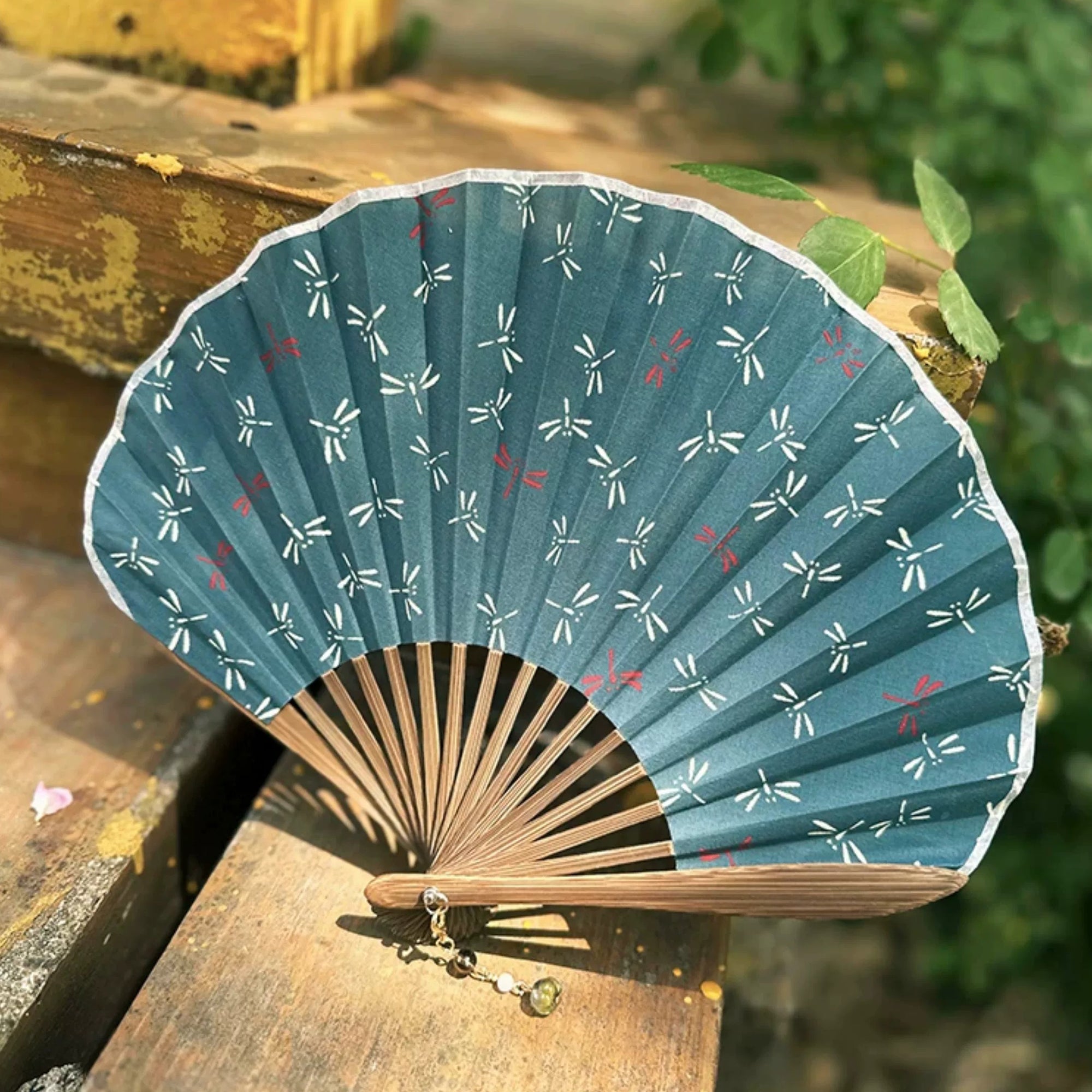 Mini éventail pliant en forme d’ombrelle motif Libellule