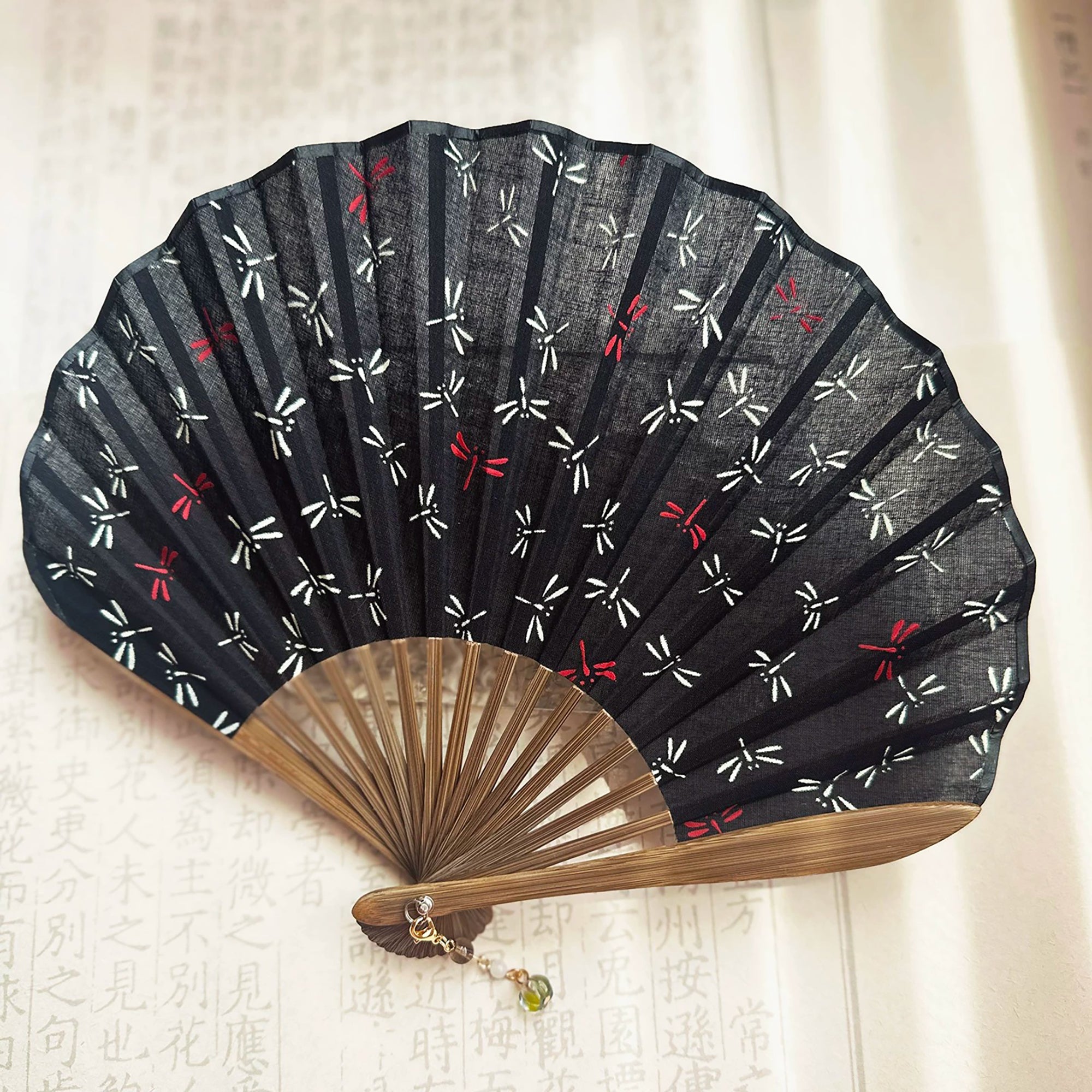 Mini éventail pliant en forme d’ombrelle motif Libellule