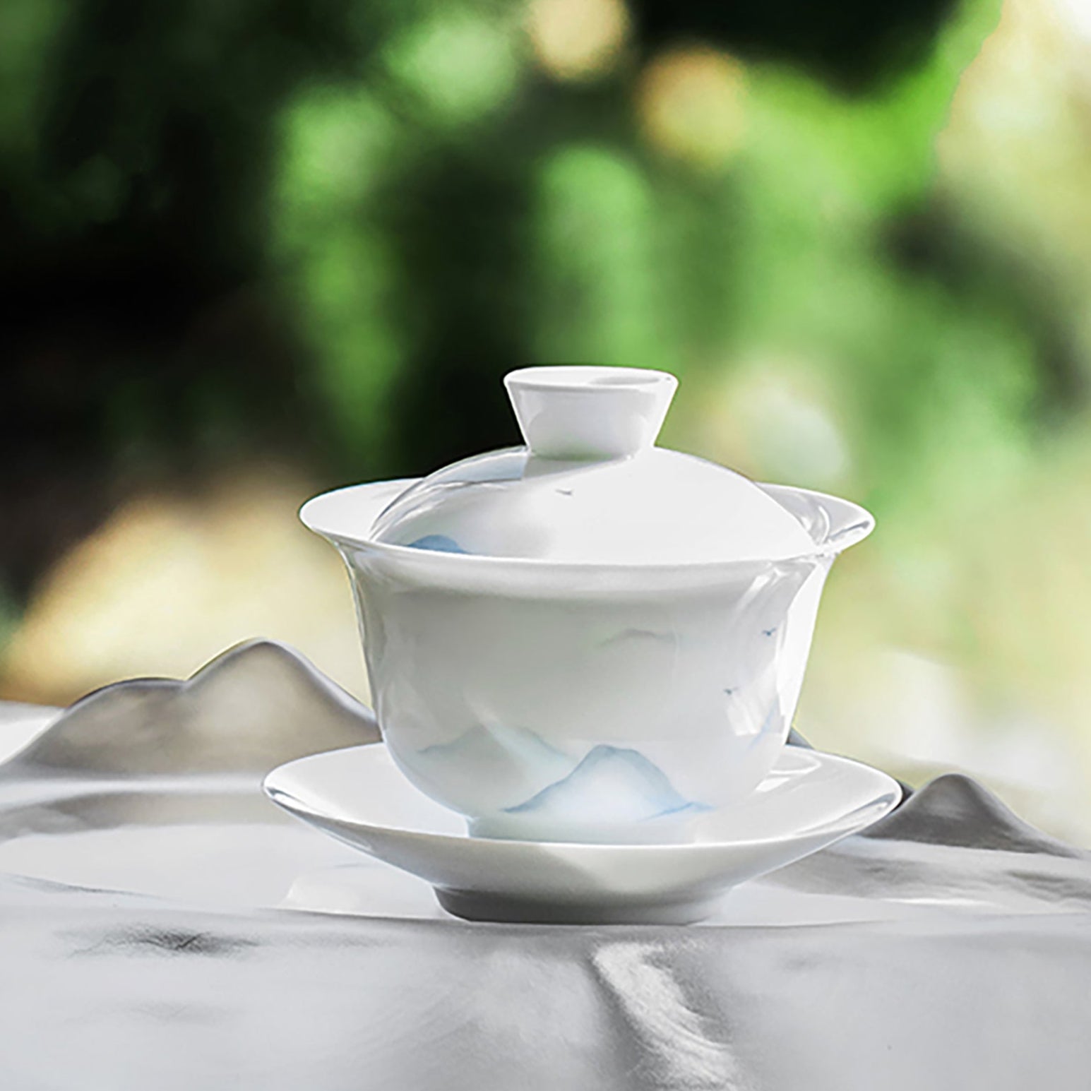 Gai Wan en porcelaine blanche avec motif de montagne