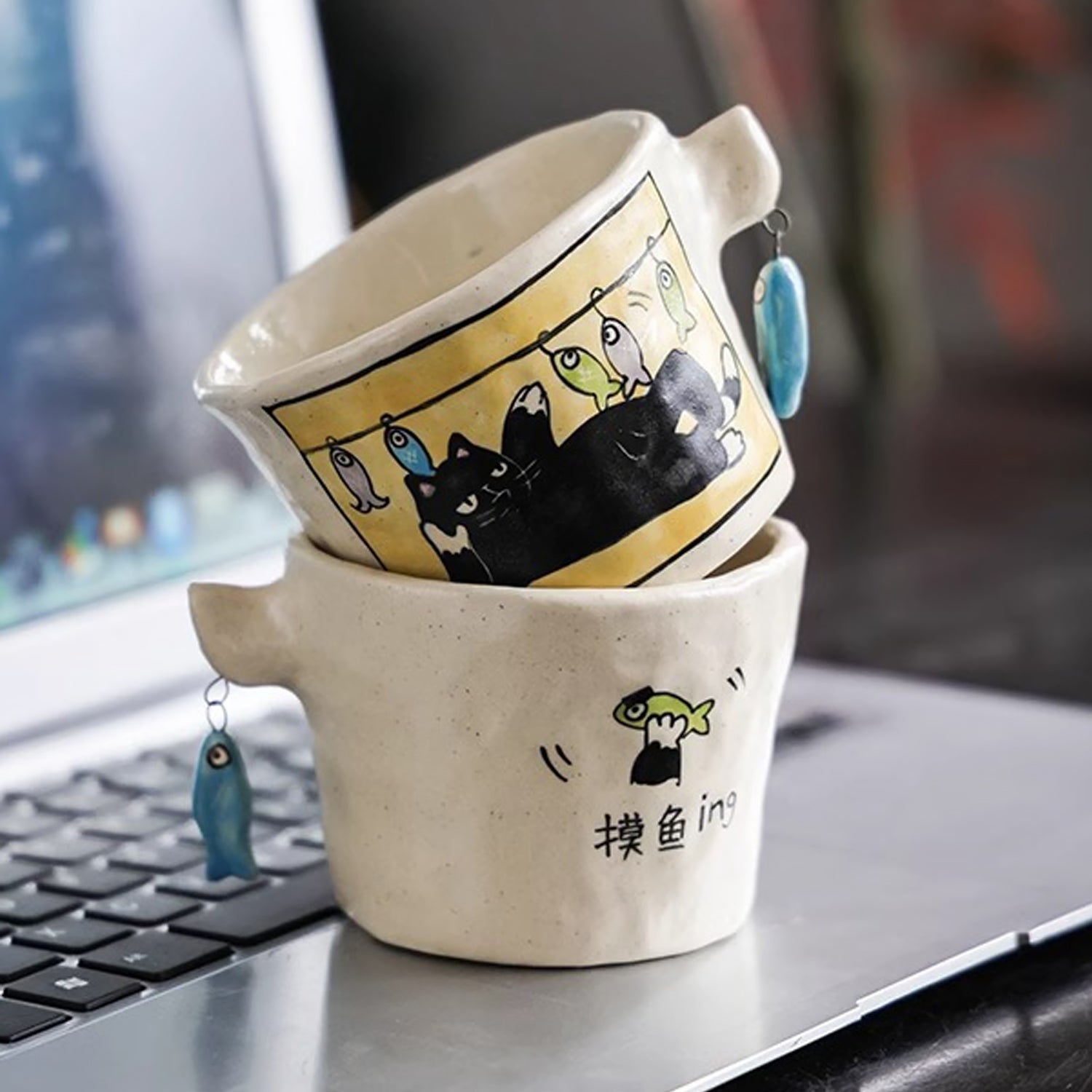 Tasse à café artisanale en céramique avec Motif “Chat et poisson”