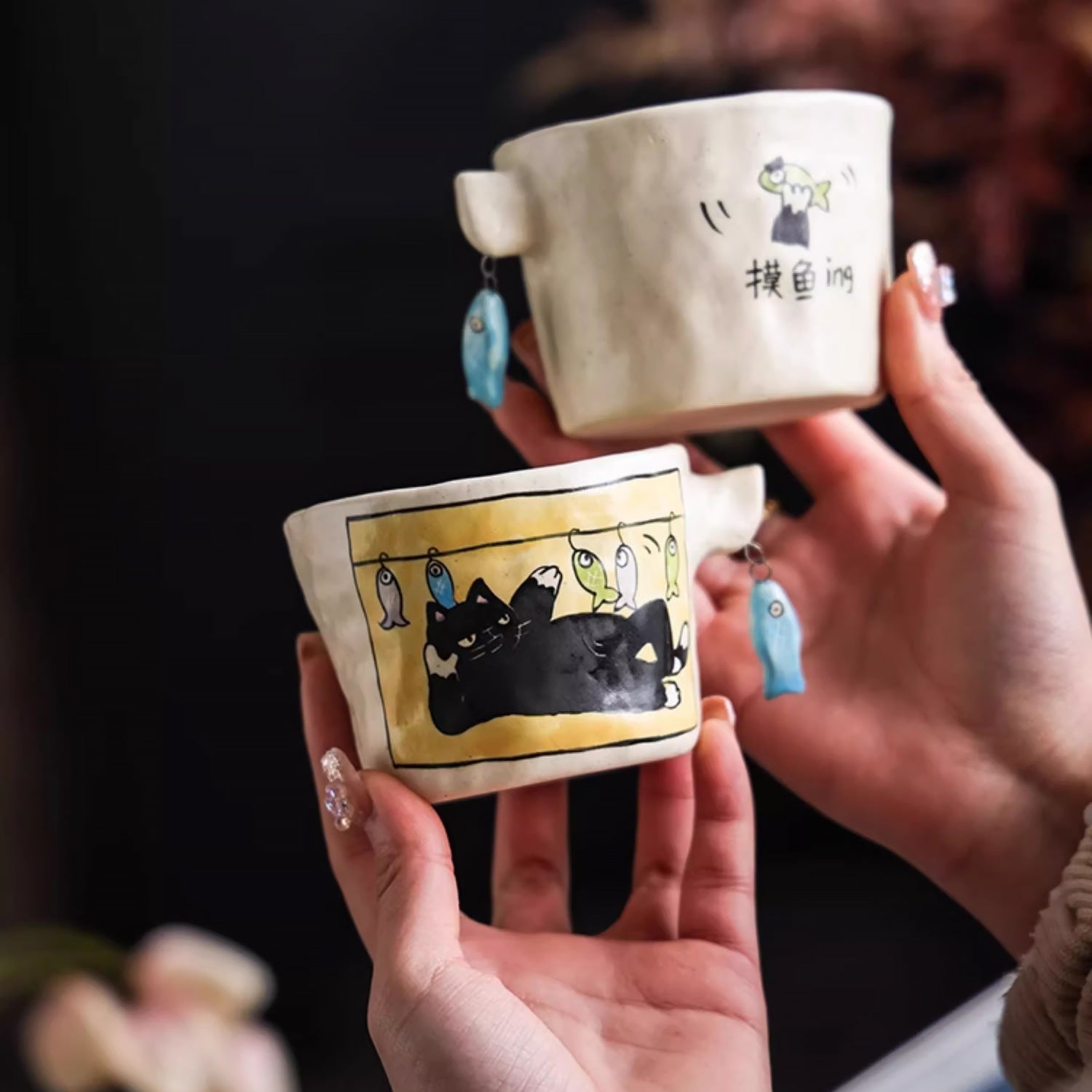 Tasse à café artisanale en céramique avec Motif “Chat et poisson”