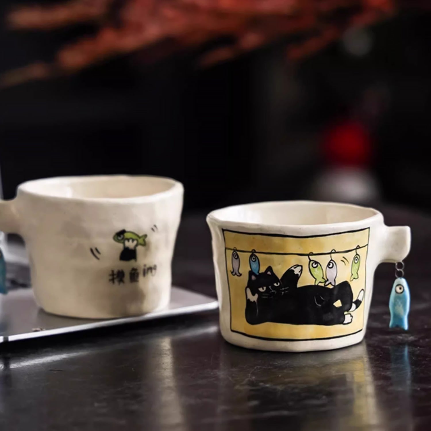 Tasse à café artisanale en céramique avec Motif “Chat et poisson”