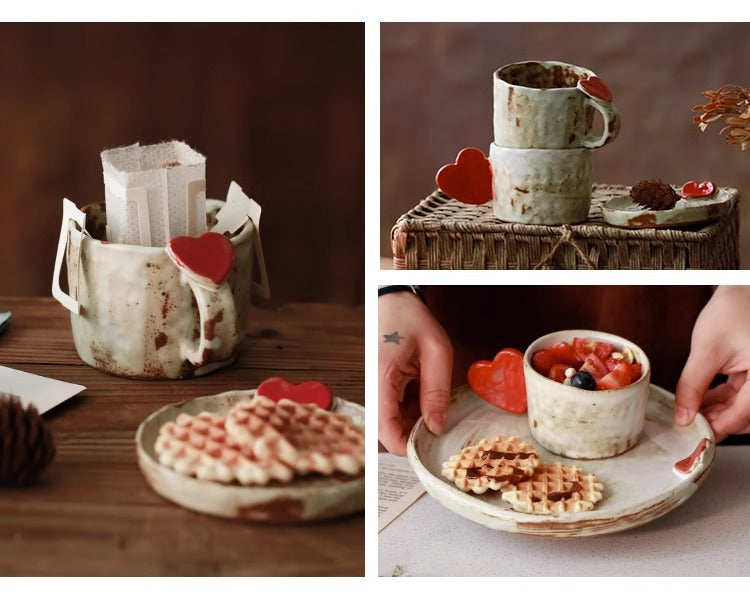 Tasse à café en céramique faite main avec cœur en relief