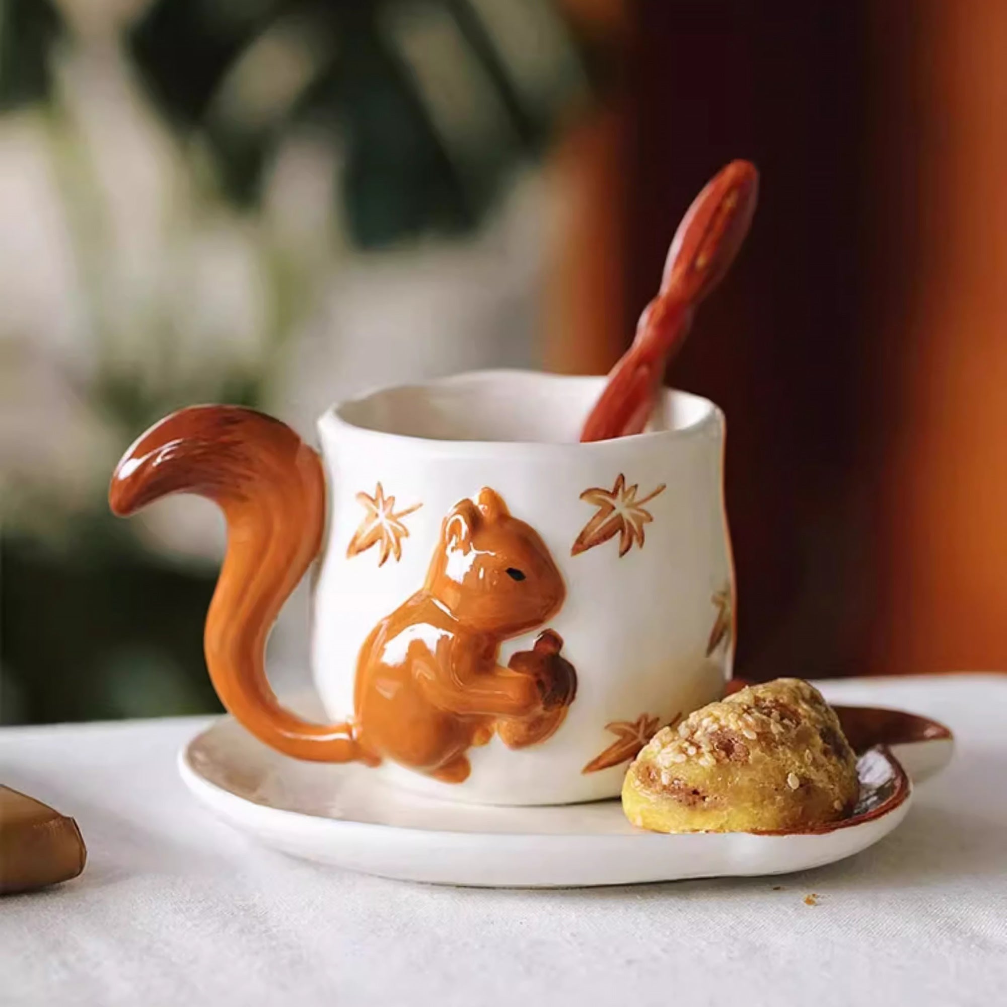 Tasse en céramique écureuil avec soucoupe gland