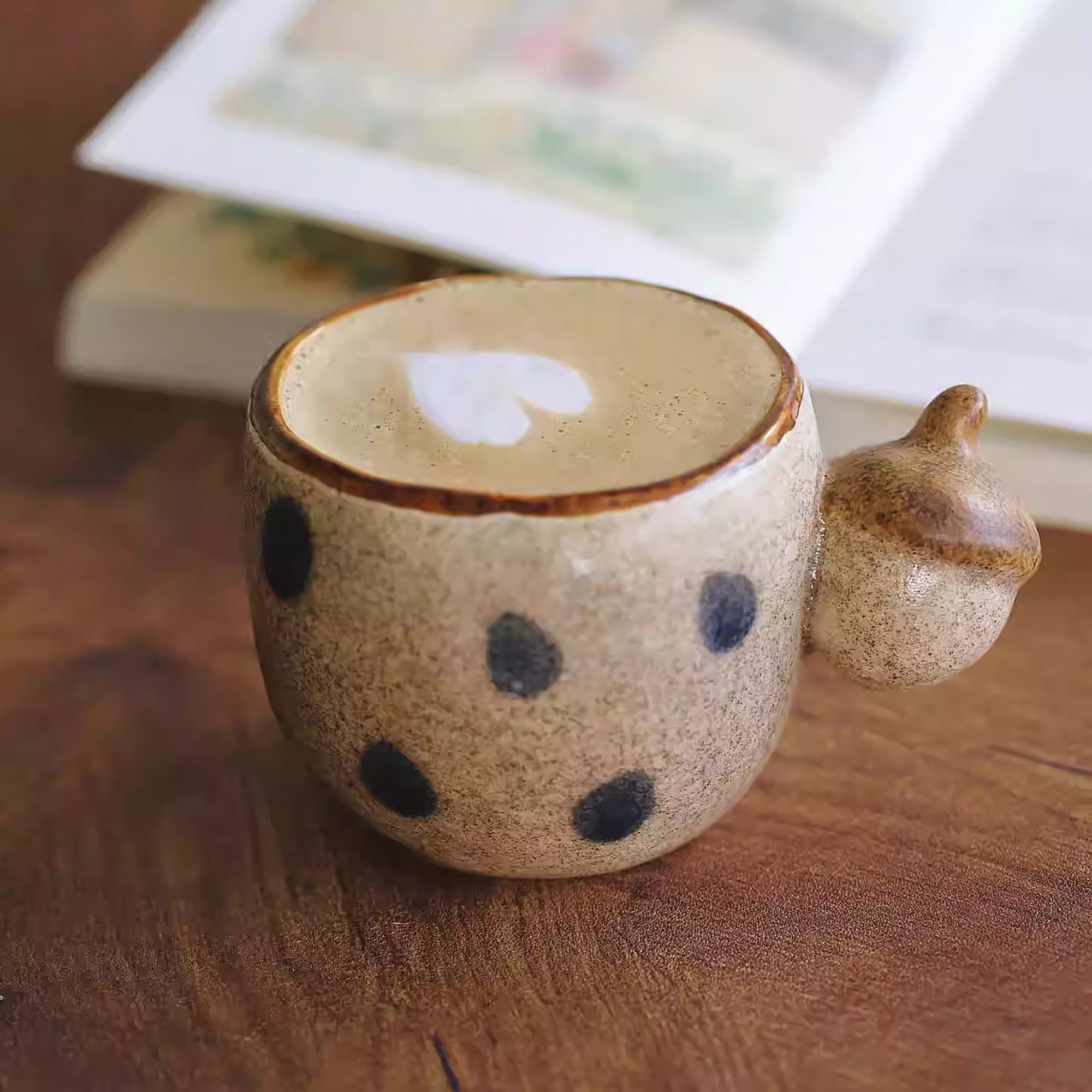 Tasse à café artisanale avec Anse en forme de gland