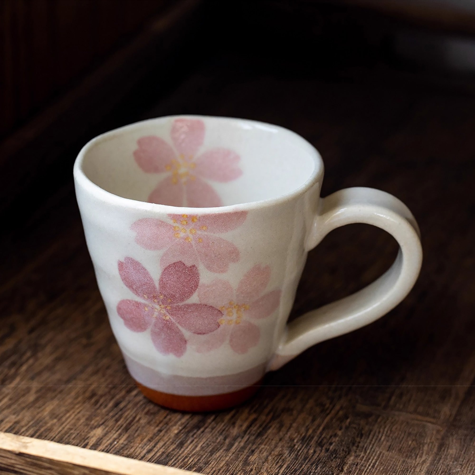 Mug en céramique Minoyaki avec fleurs de cerisier