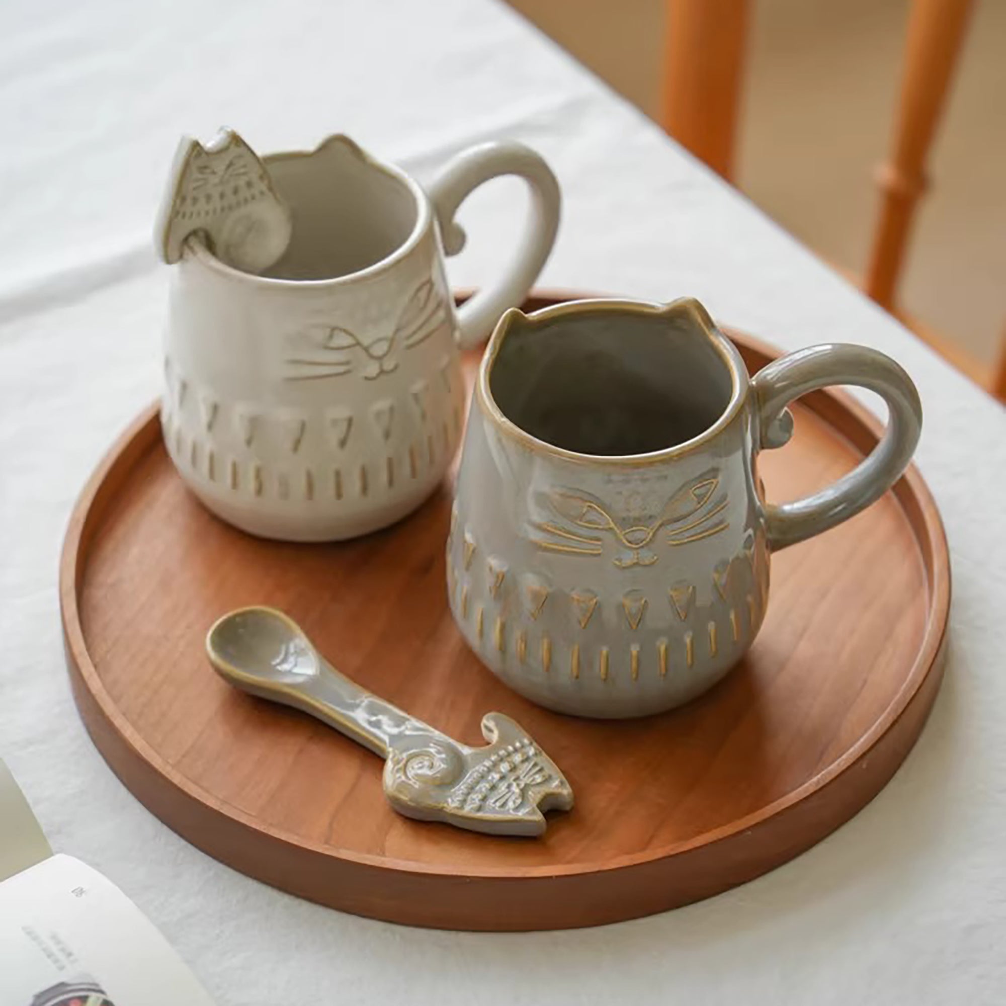 Mug en céramique DECOLE motif chat en relief