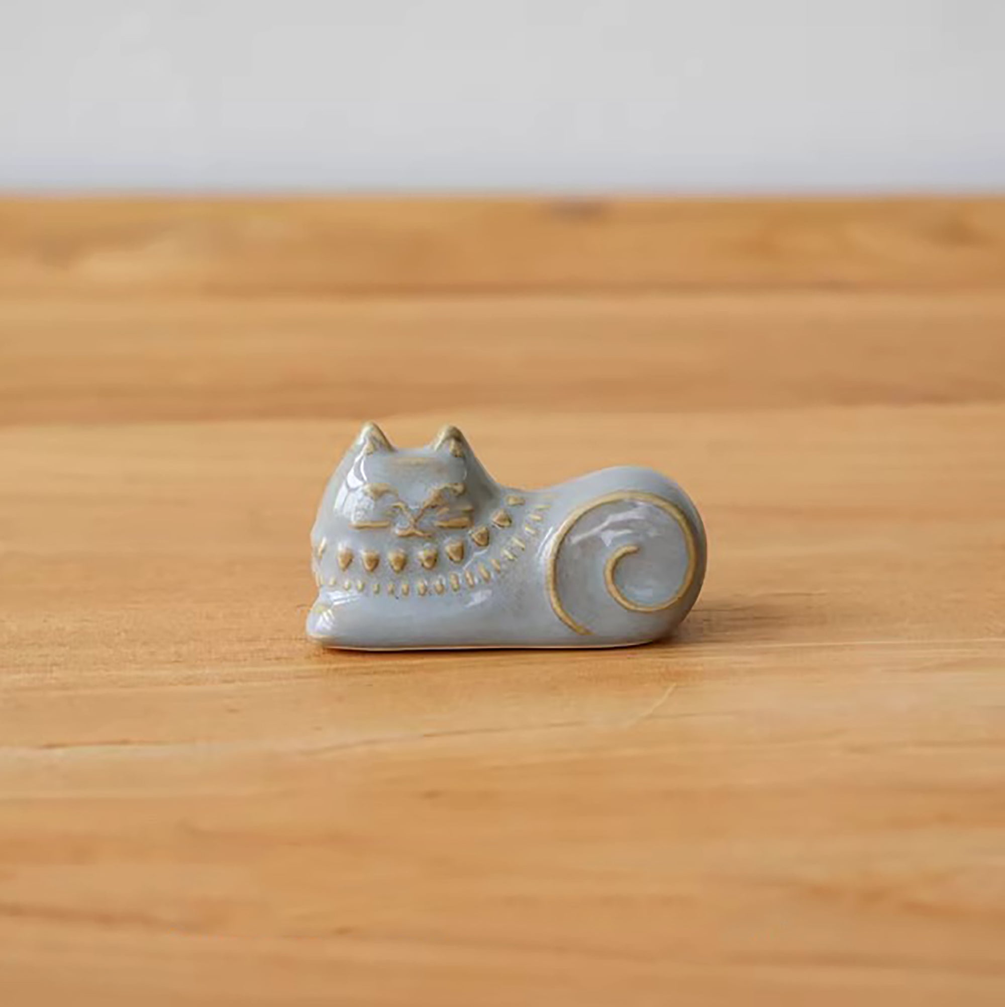 Mug en céramique DECOLE motif chat en relief