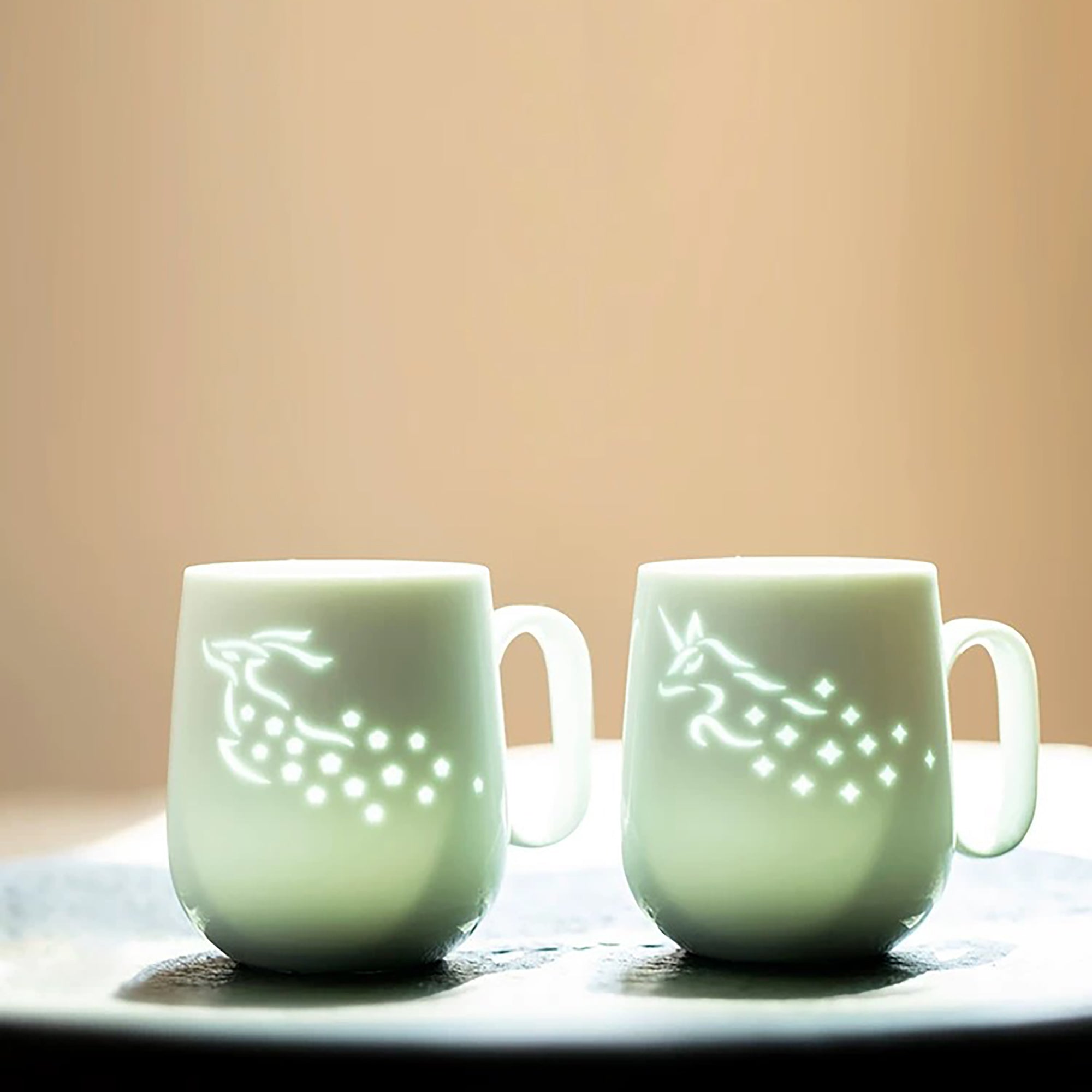 Mug en porcelaine style translucide avec motif cerf céleste