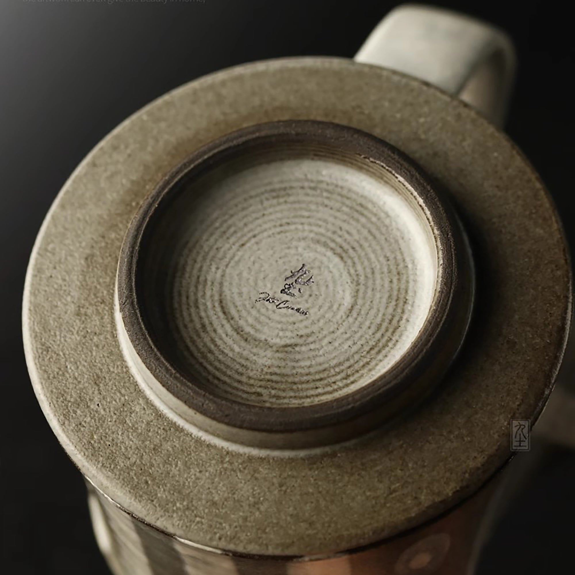 Mug à café en grès artisanal de style minimaliste