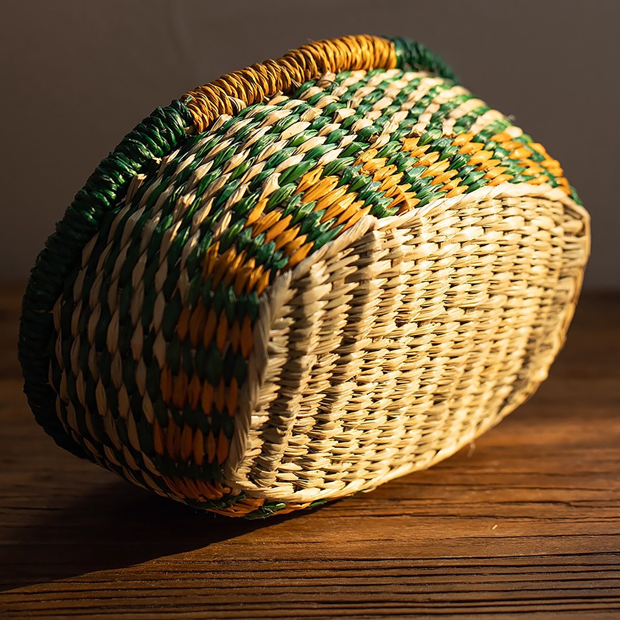 Panier tressé en herbier marin naturel
