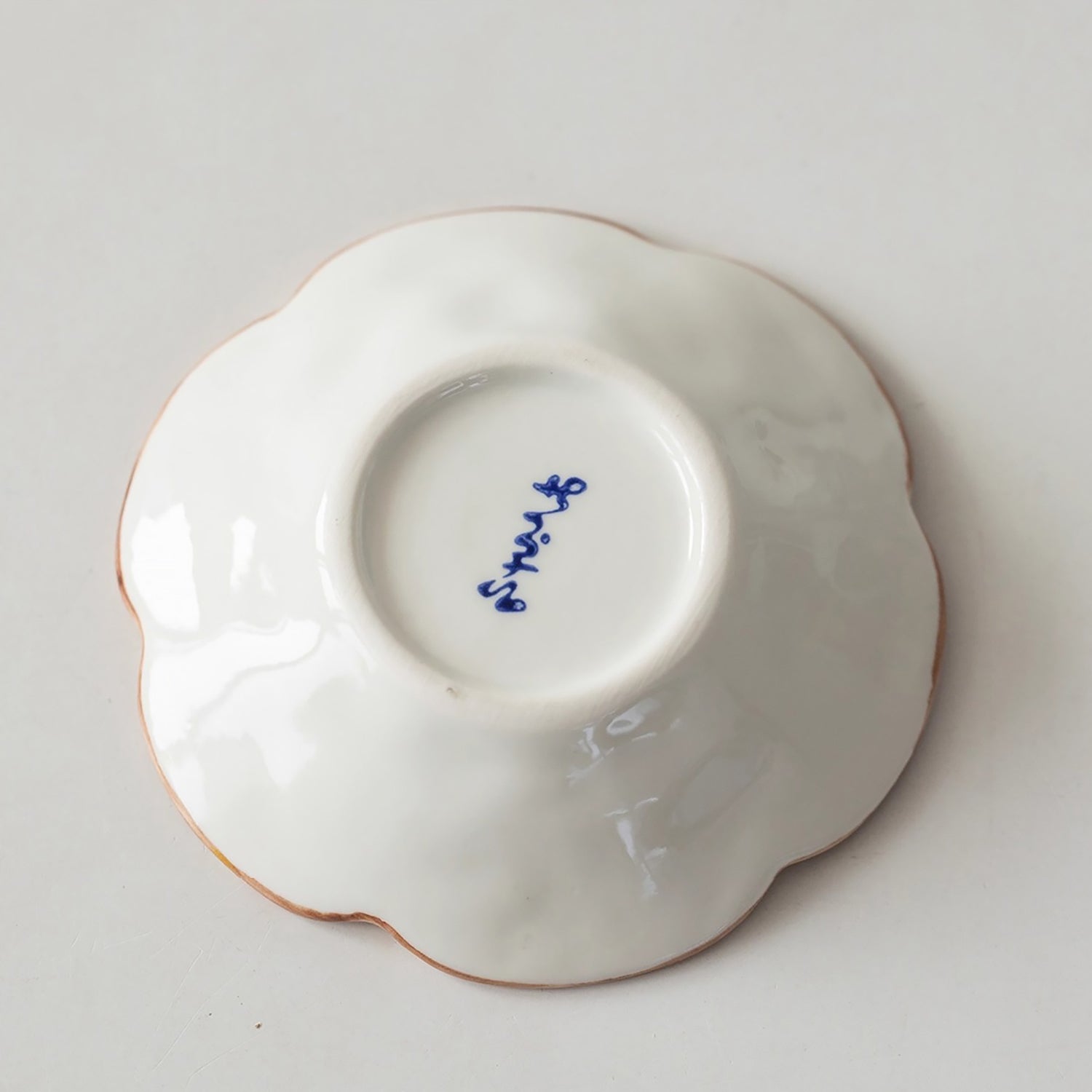 Petite assiette en céramique Minoyaki en forme fleur