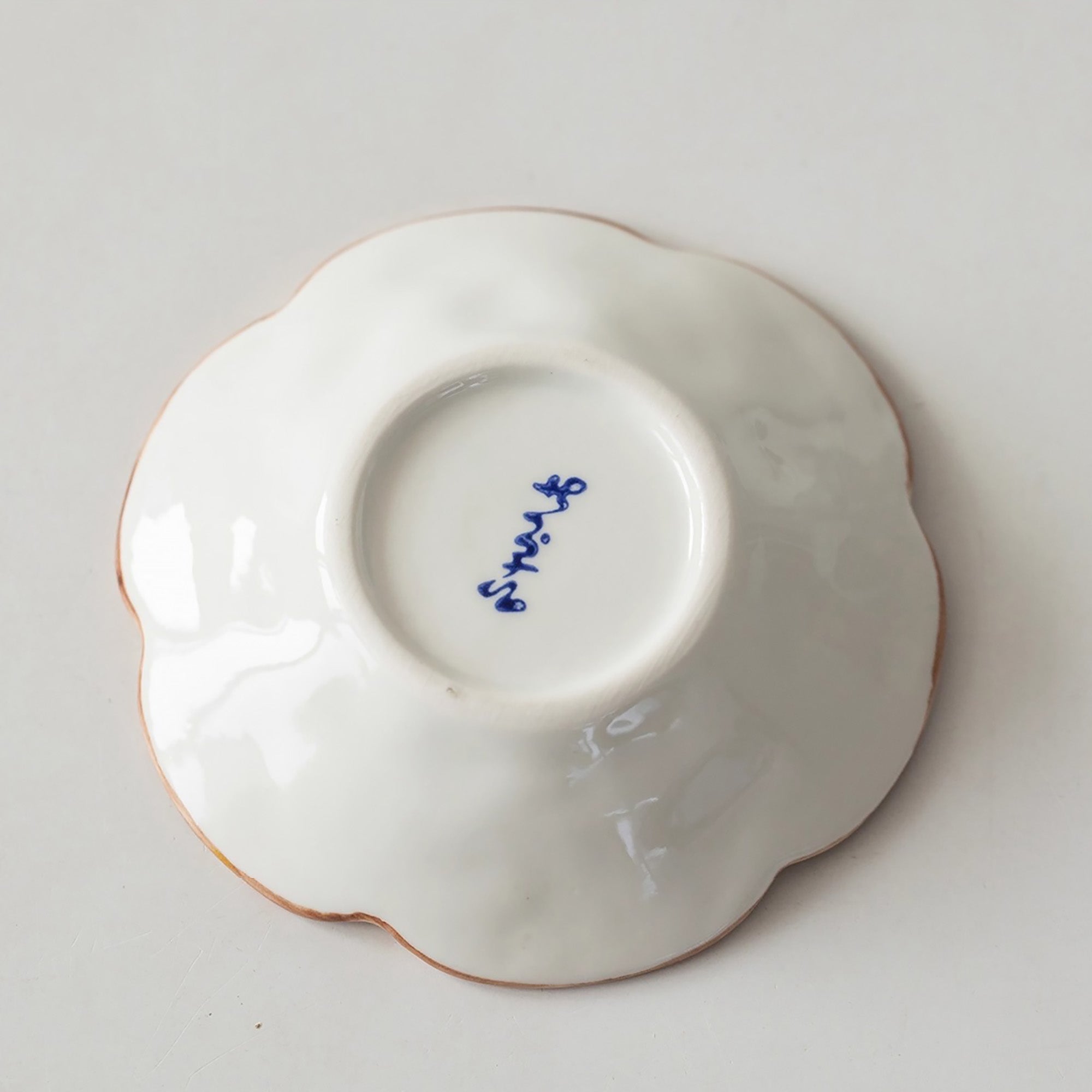 Petite assiette en céramique Minoyaki en forme fleur