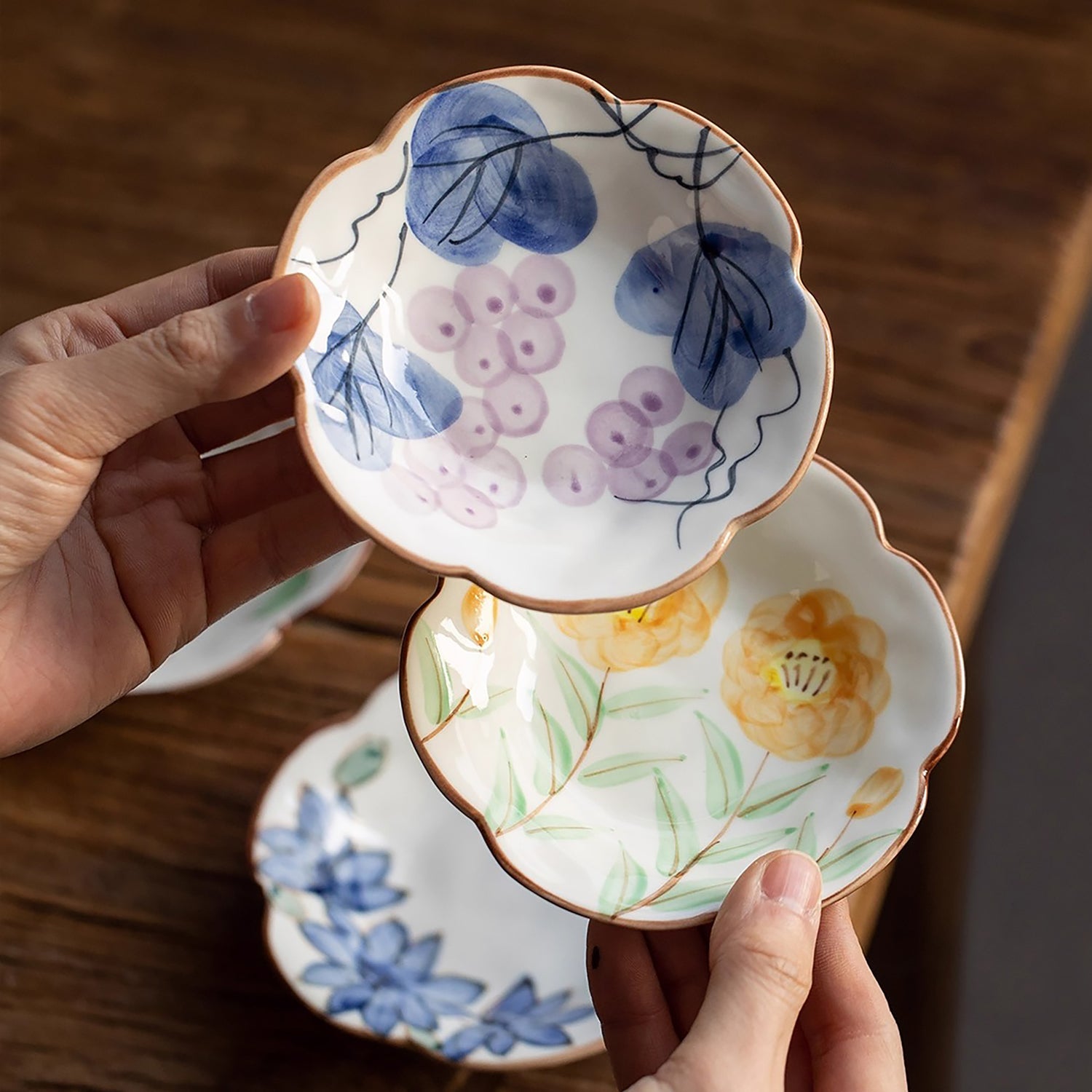 Petite assiette en céramique Minoyaki en forme fleur