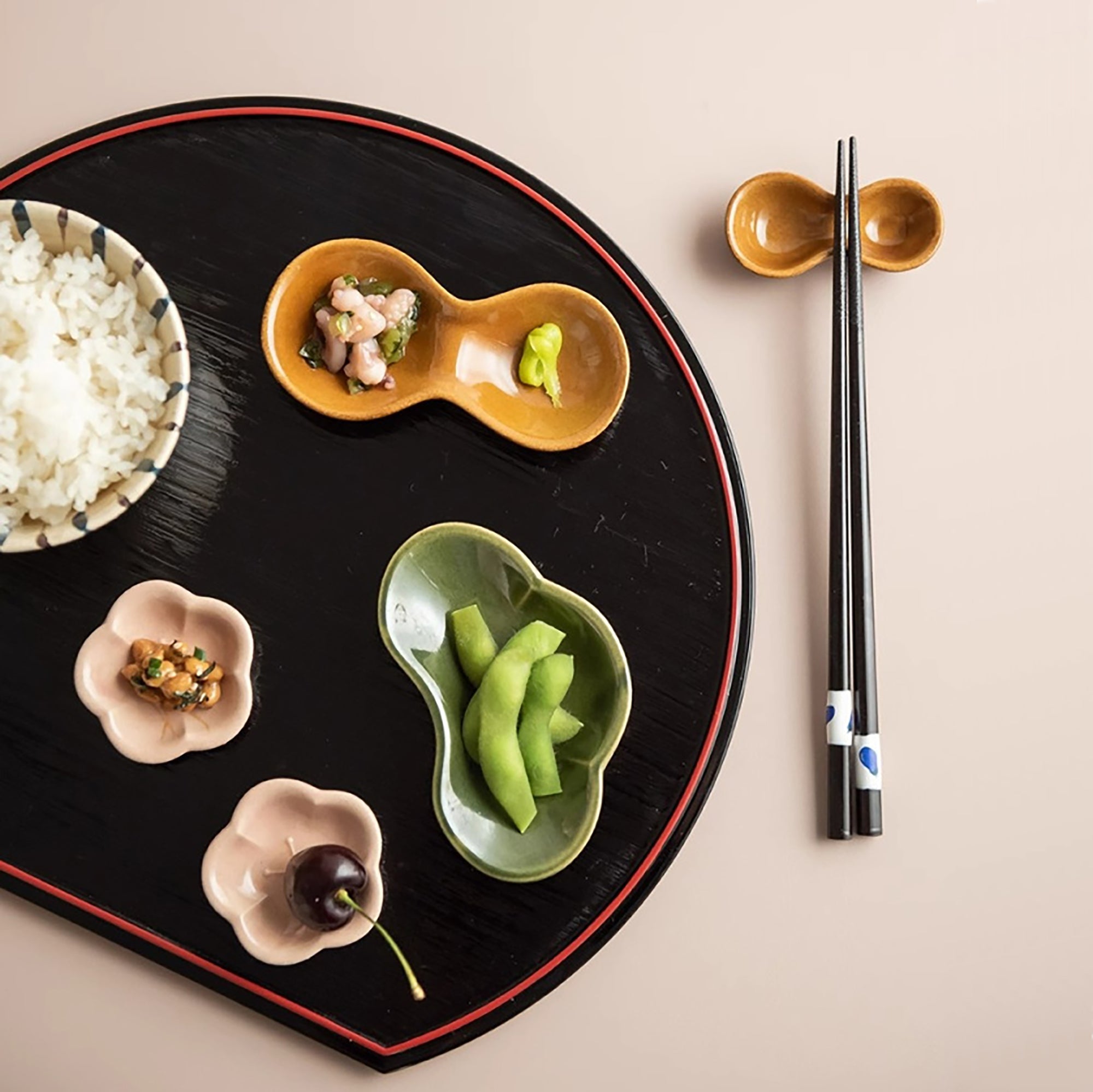 Plateau demi-lune japonais en laque Kishu