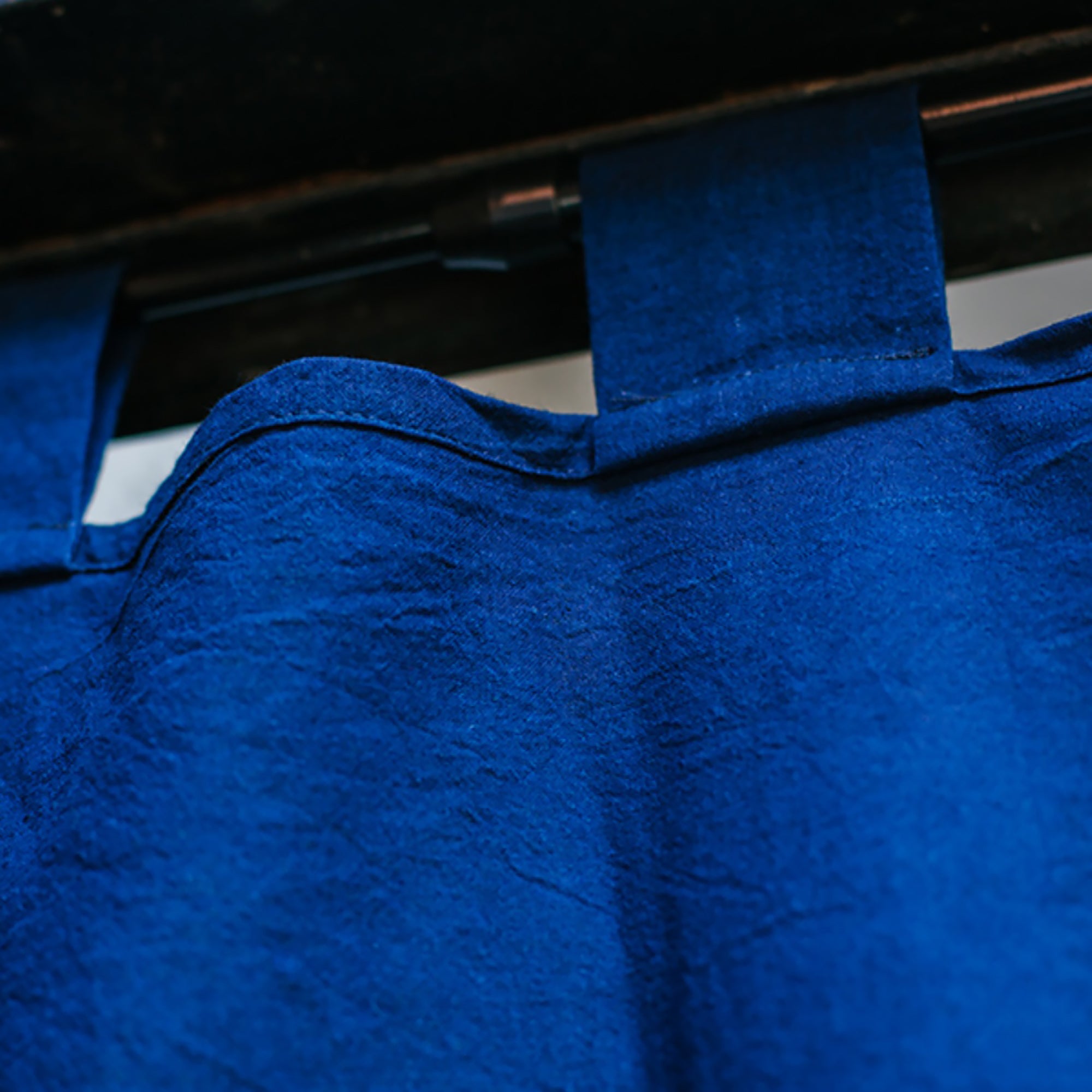 Rideau fendu en lin et coton avec teinture végétale artisanale