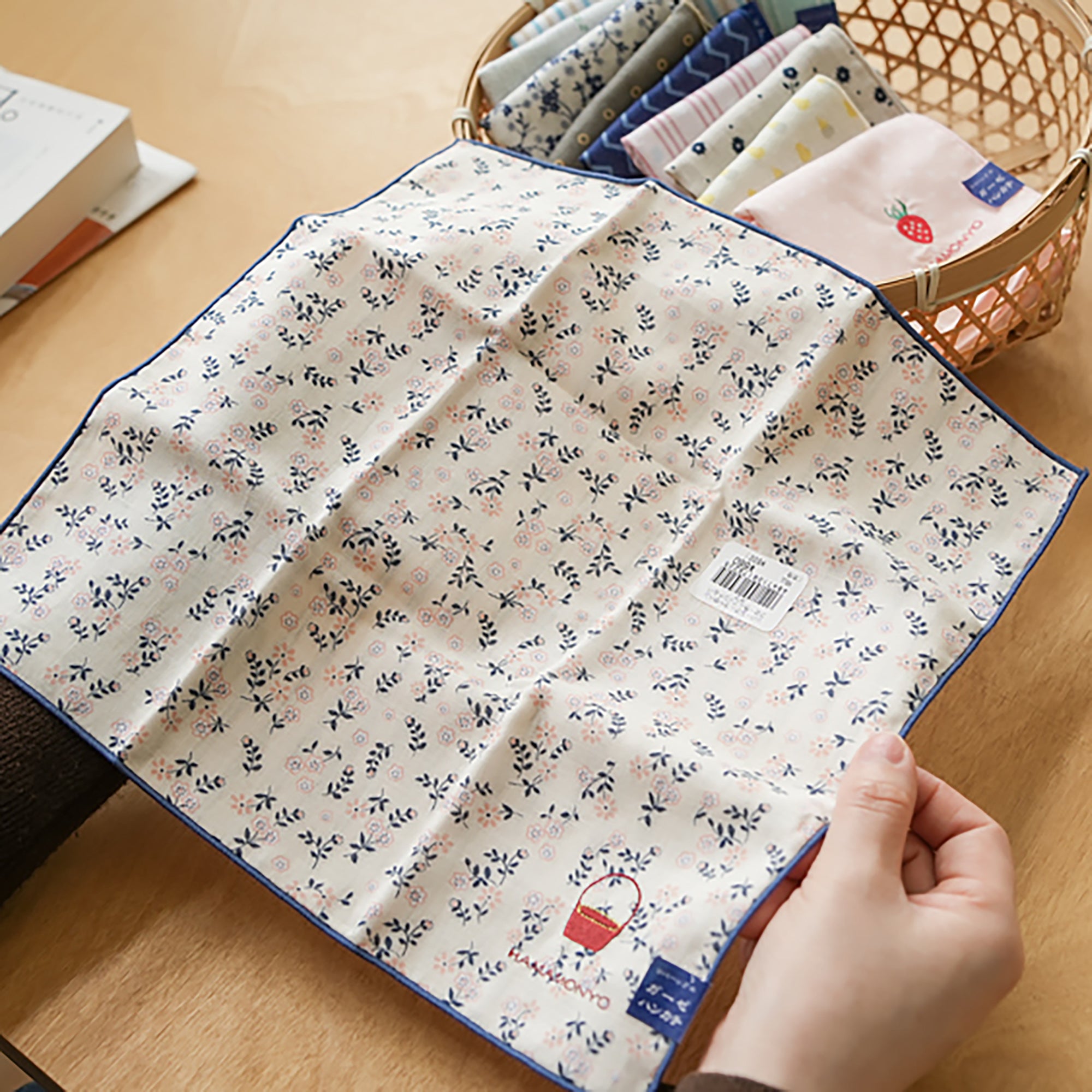 Serviette en coton brodé Hamamonyo