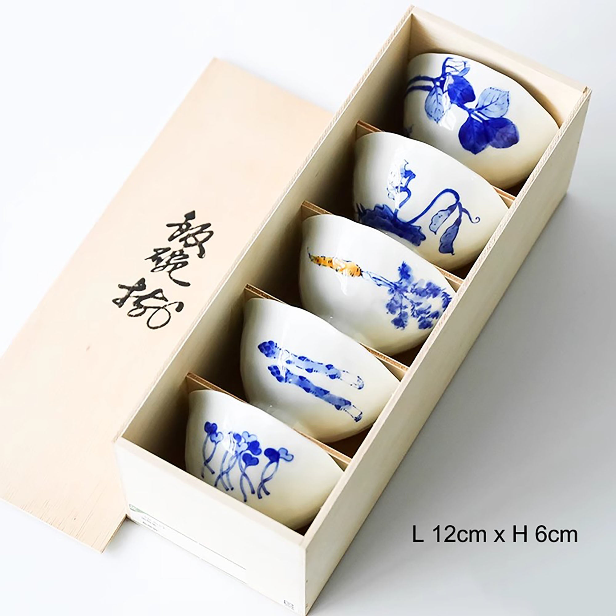 Hasami-yaki ceramic bowls