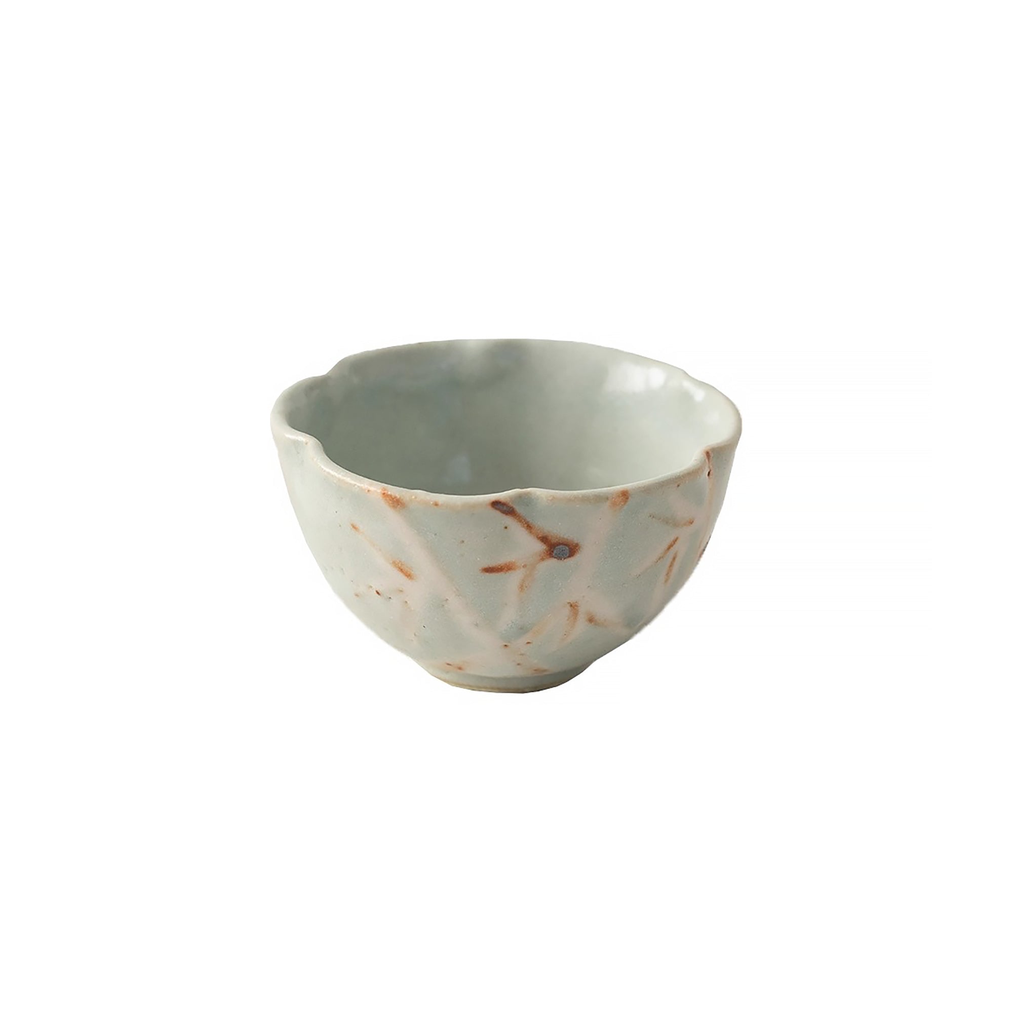 Tasse en forme fleur Shino-yaki avec motifs naturels