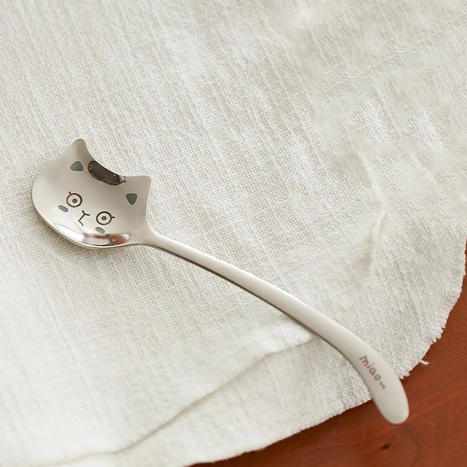 Cuillère en acier inoxydable avec gravure de chat mignon